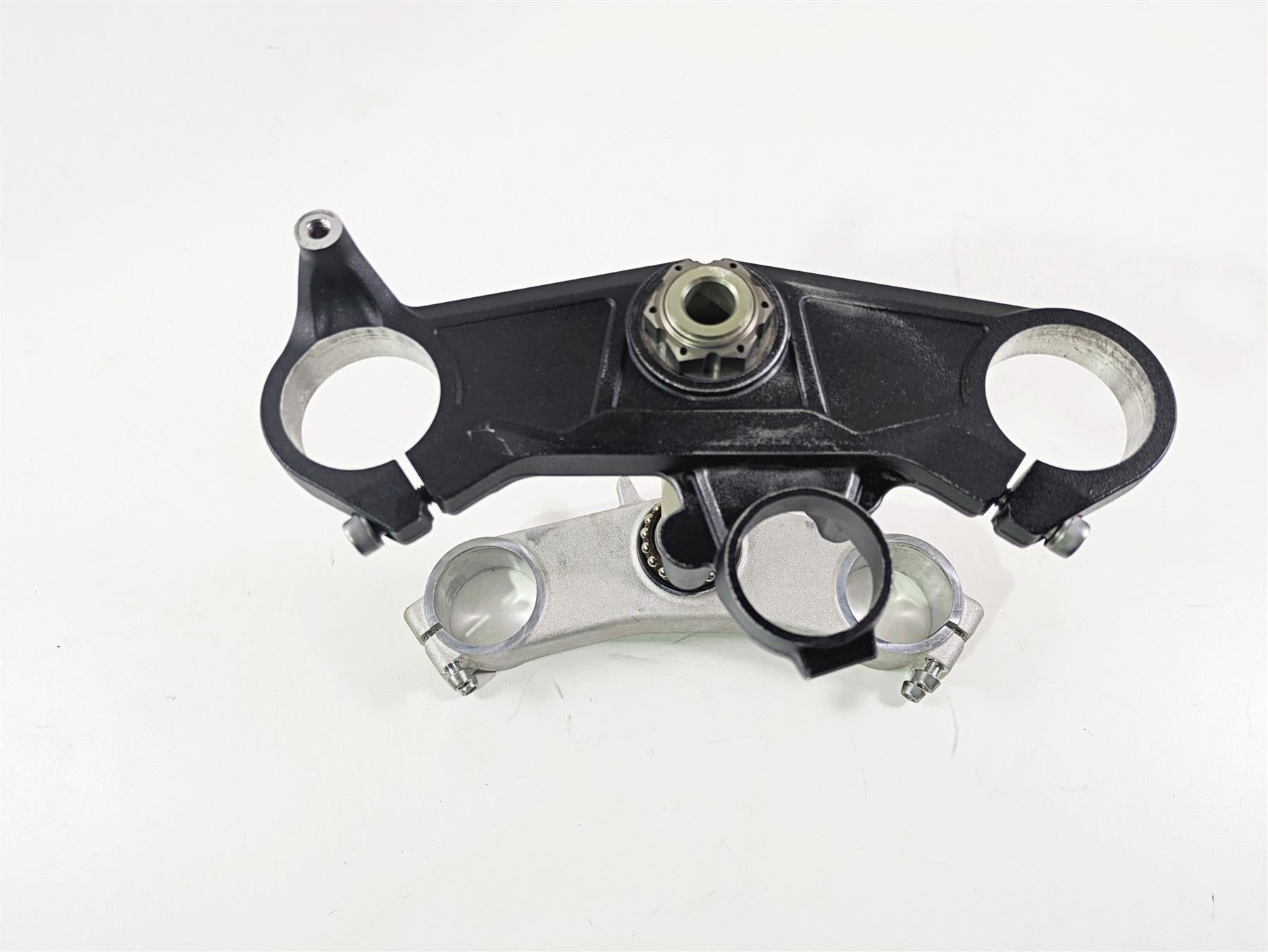 「440ページ 」 2016 Kawasaki ZX10R Ninja Upper Lower Triple Tree Set 44037