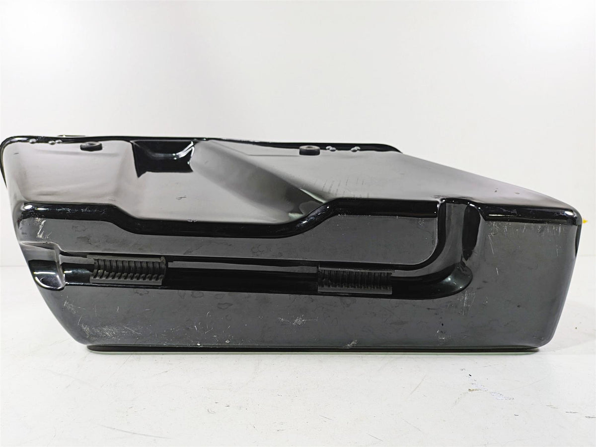 2020 Harley Touring FLHT Electra Glide Right Saddlebag Saddle Bag -Read 90200412 {{ shop.shopifyCountryName }} - Mototech271