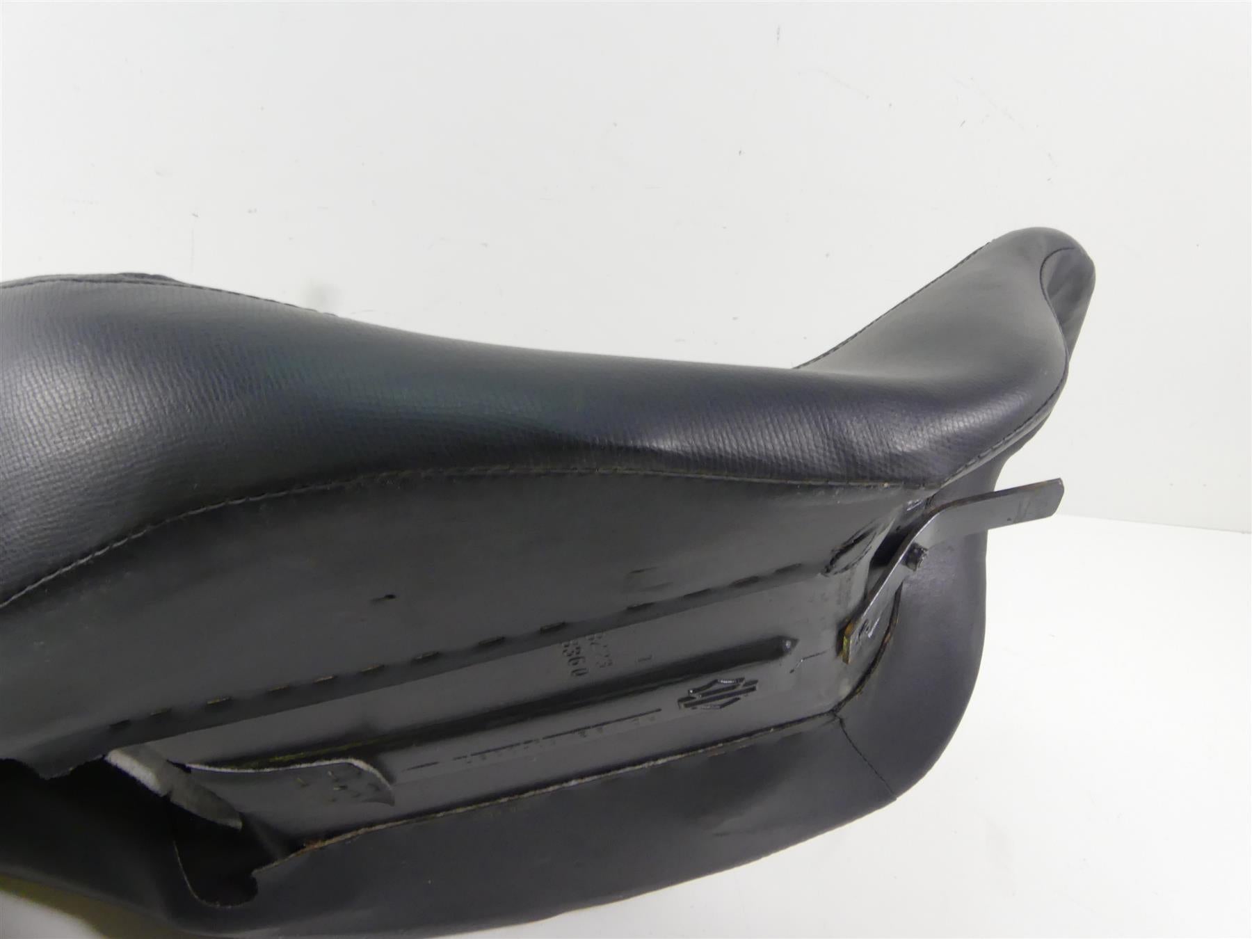 2004 Harley FLHTC SE CVO Electra Glide Seat Saddle & Rider Backrest 52690-04 {{ shop.shopifyCountryName }} - Mototech271