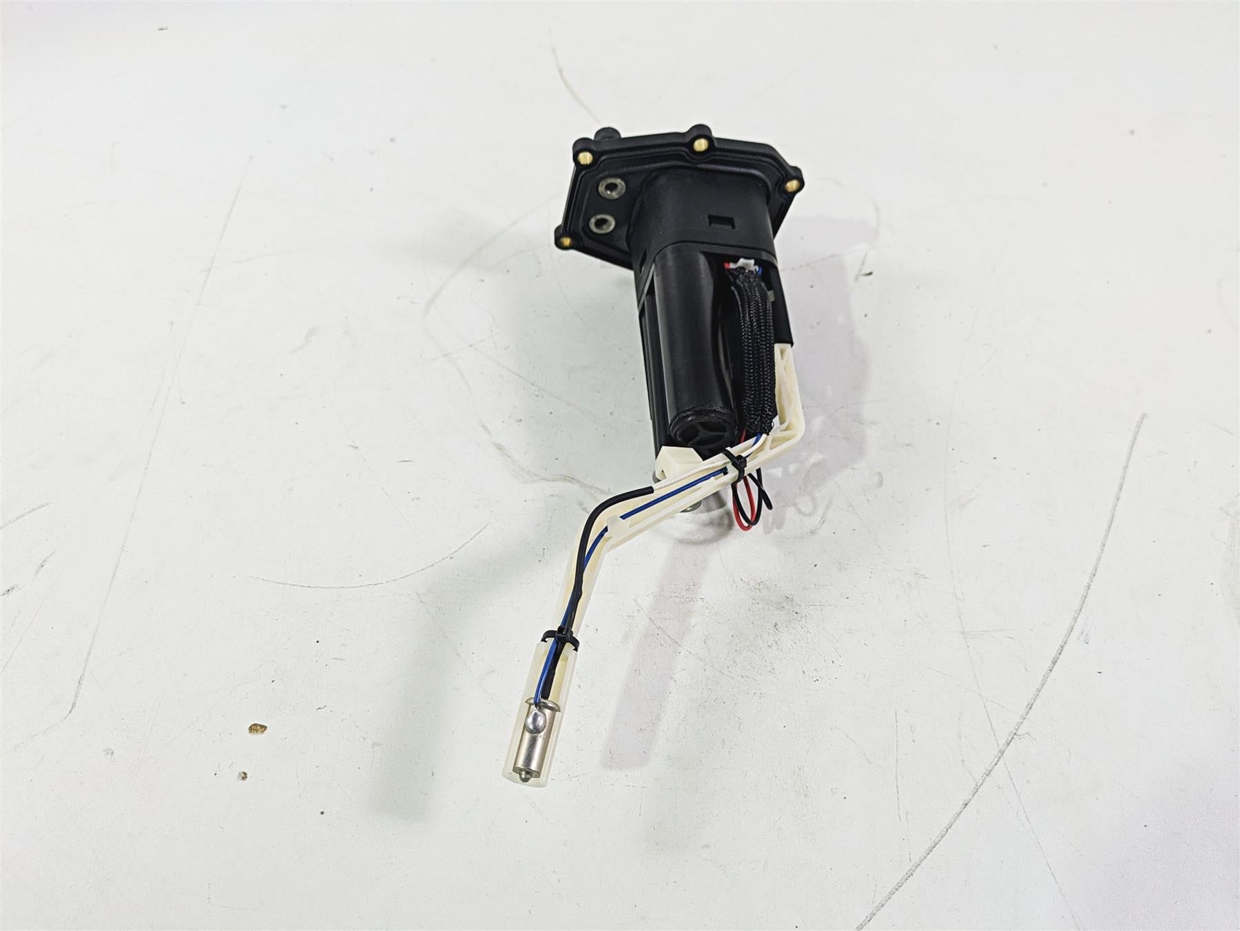 2015 Ducati Hypermotard 821 SP Fuel Gas Petrol Pump - Tested 16024281A {{ shop.shopifyCountryName }} - Mototech271