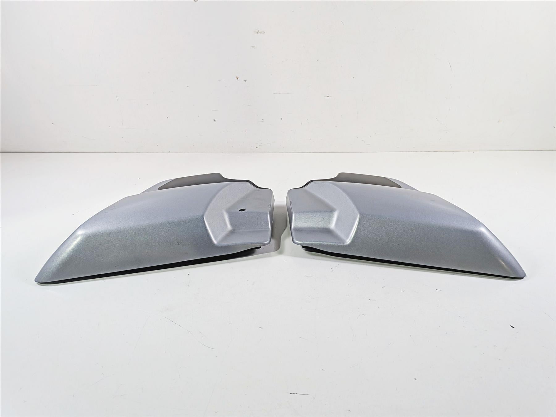 2020 Harley Touring FLTRK Road Glide Side Cover Fairing Set 66048-09A 66250-09 {{ shop.shopifyCountryName }} - Mototech271