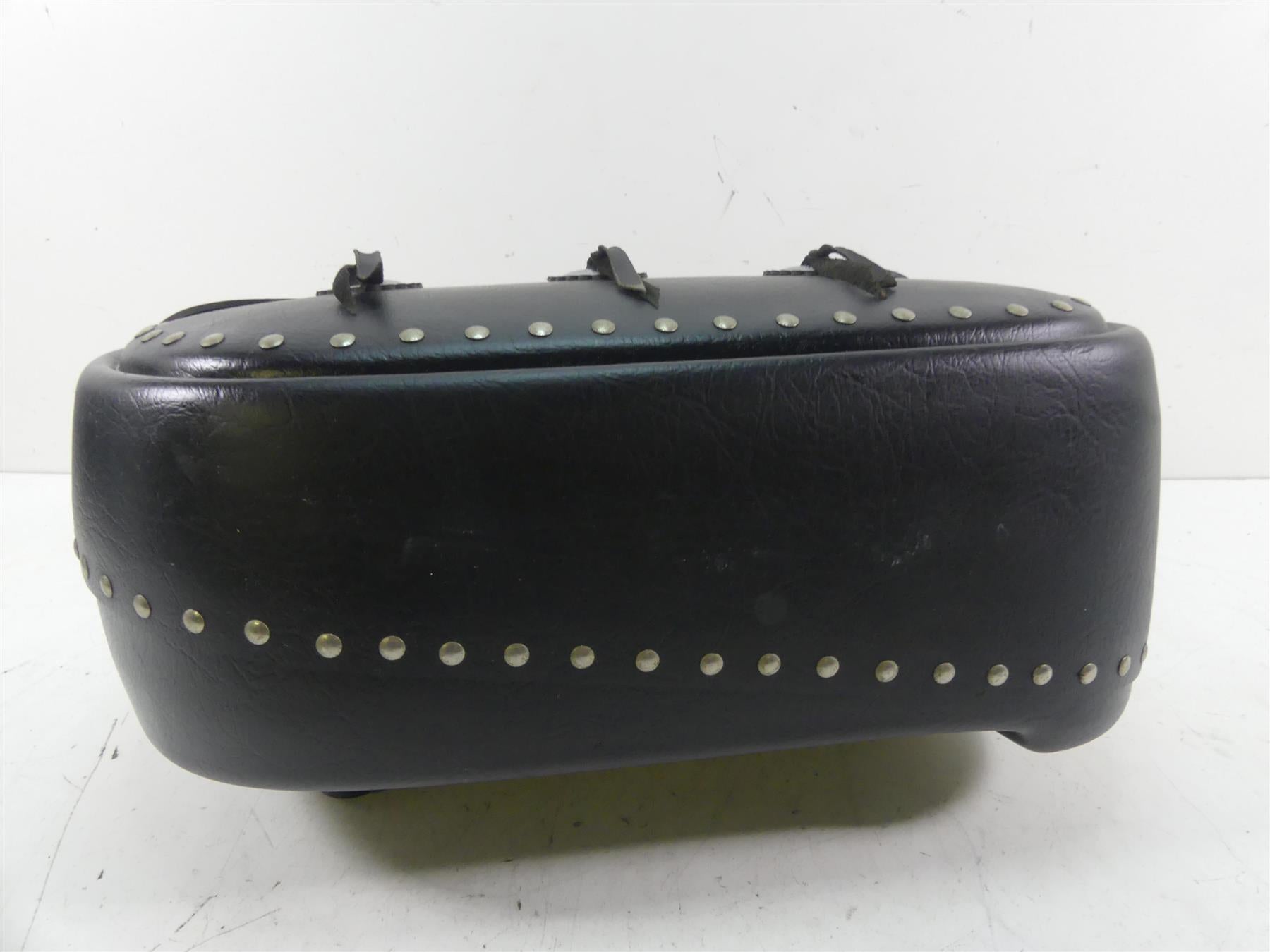 2002 Yamaha XVS1100 V-Star Left Leatherlyke Cross Country Saddlebag ACC625 {{ shop.shopifyCountryName }} - Mototech271