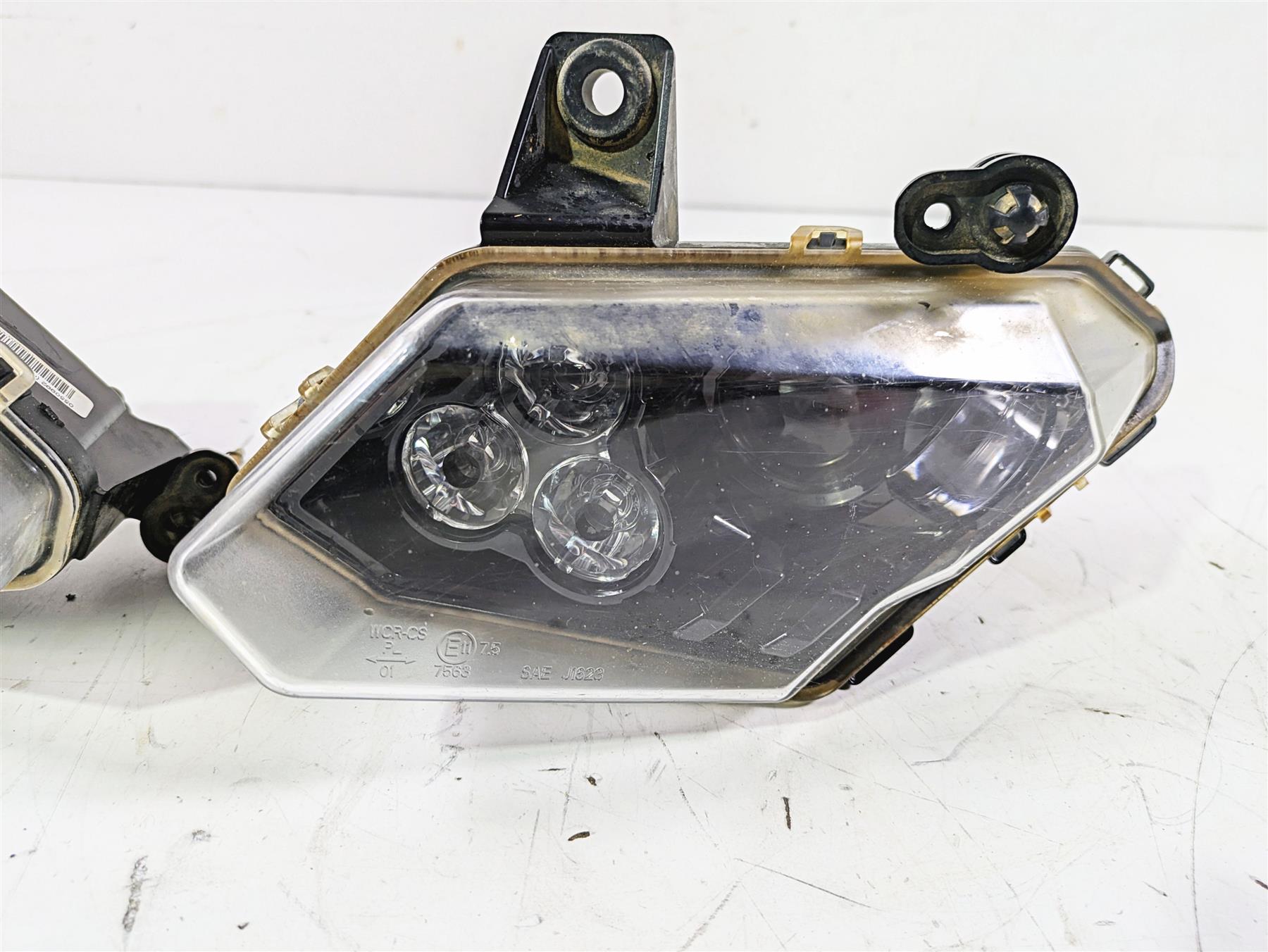 2019 Can Am Maverick X3 XRS Turbo R Headlight Head Lamp Set - Read 710004658 {{ shop.shopifyCountryName }} - Mototech271