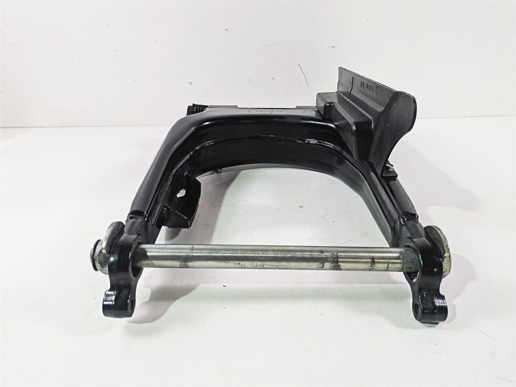2021 Harley Touring FLTRX Road Glide Rear Swingarm & Axle Set 45470-09 {{ shop.shopifyCountryName }} - Mototech271