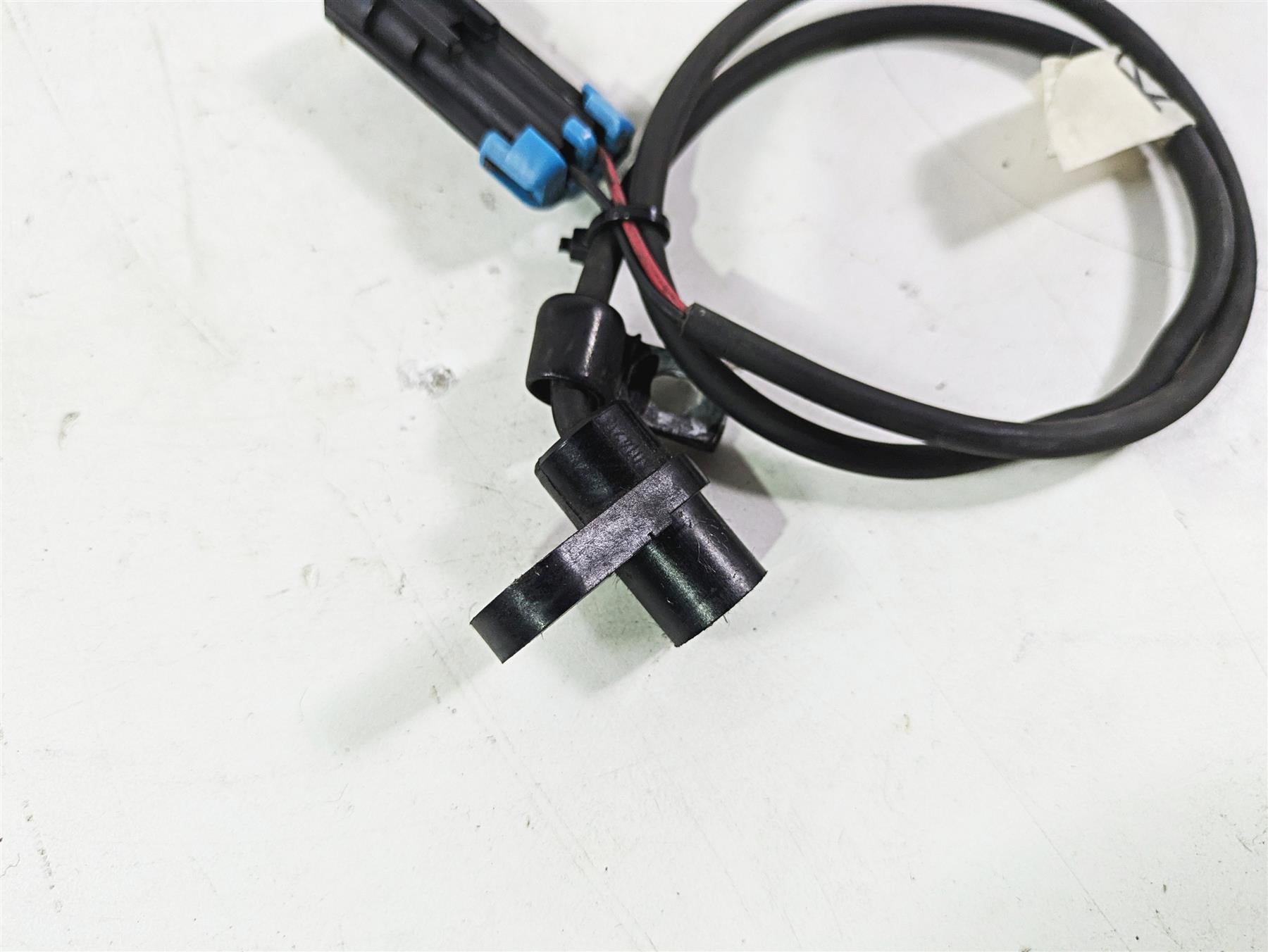 2018 Indian Chieftain Limited Rear Abs Wheel Speed Sensor 4014216 {{ shop.shopifyCountryName }} - Mototech271