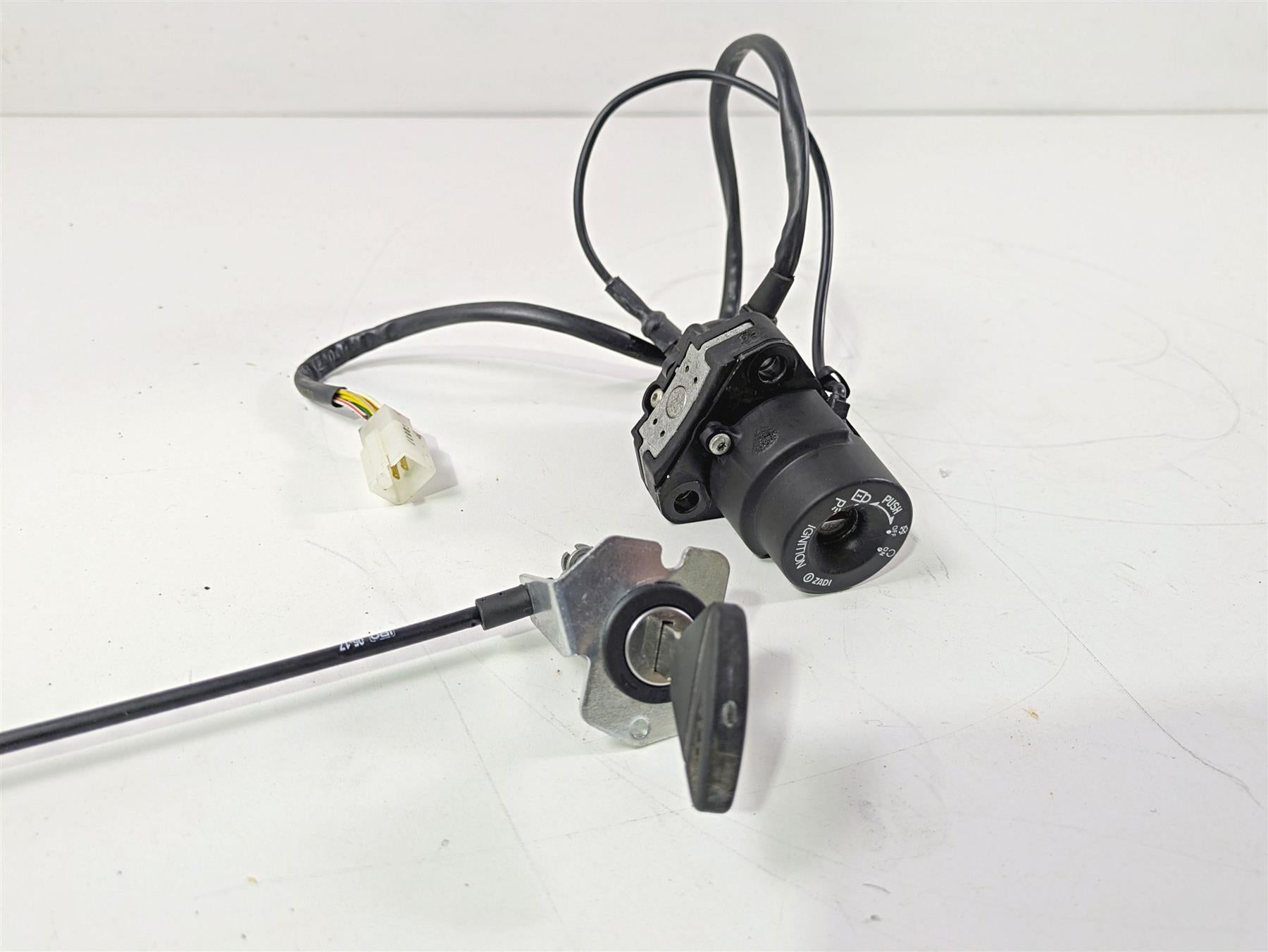 2017 Aprilia RSV 1100 Tuono V4 Factory Gauges Ignition Switch Cdi Key 2B003549 {{ shop.shopifyCountryName }} - Mototech271