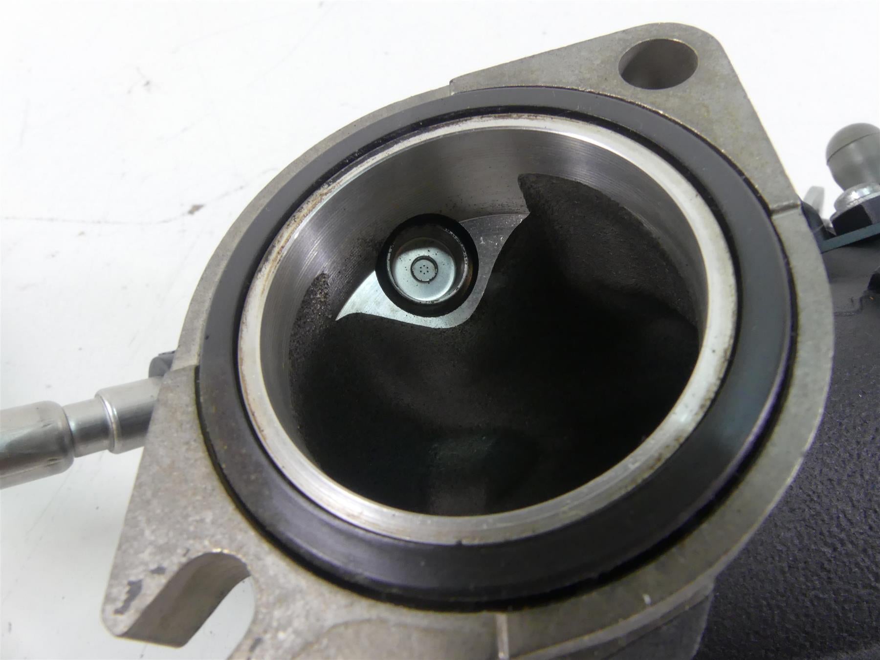 2015 Harley FXDF Dyna Fat Bob Throttle Body Fuel Injection Injectors 27708-10A {{ shop.shopifyCountryName }} - Mototech271
