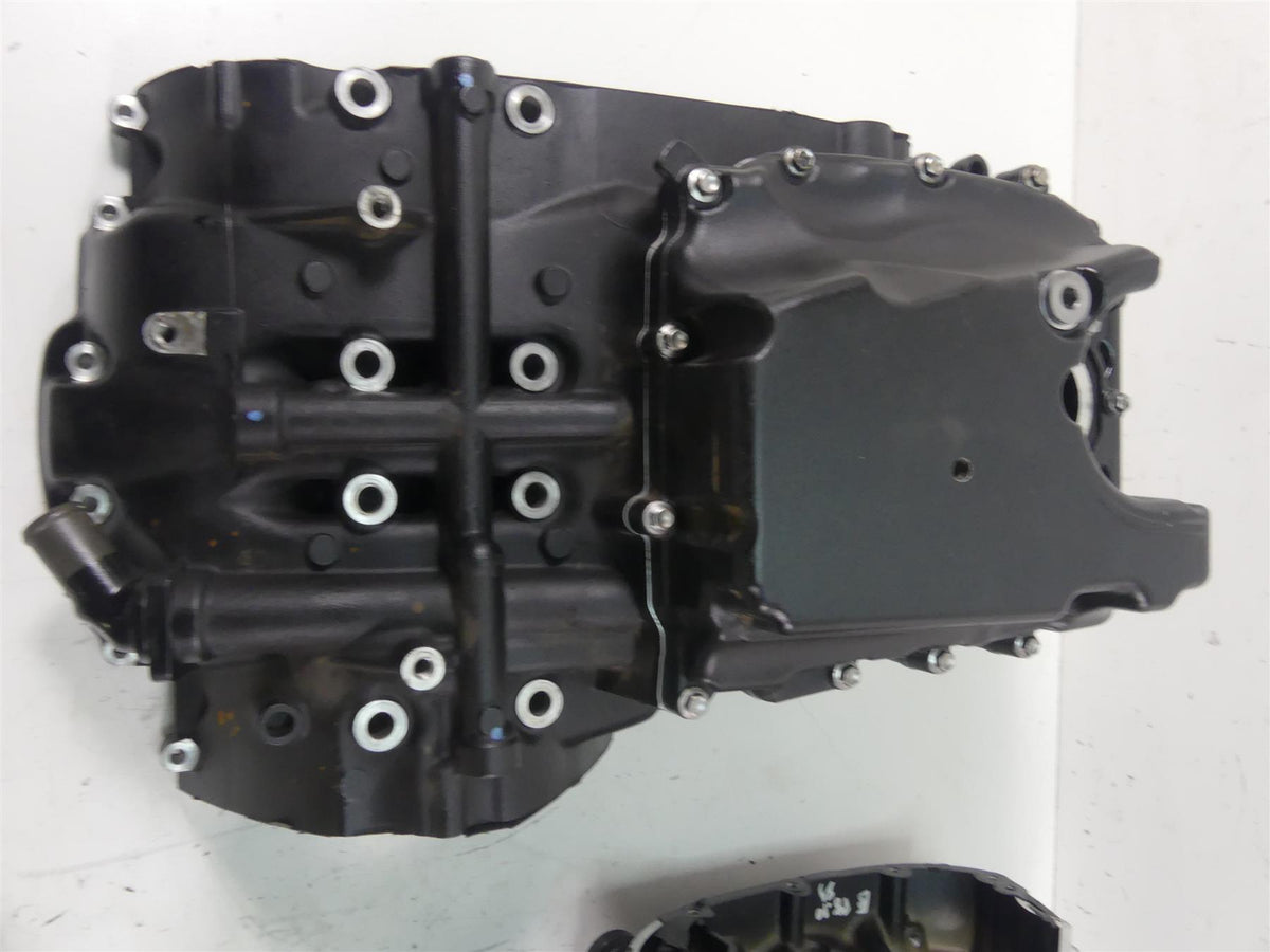 2017 Triumph Thruxton 1200 R Engine Motor Case Housing Set 4K T1162953 {{ shop.shopifyCountryName }} - Mototech271