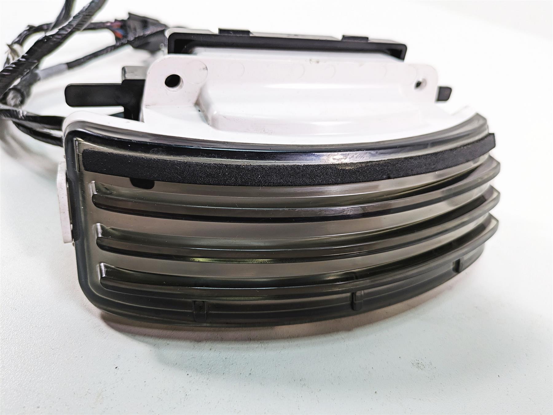 2013 Harley Touring FLHX Street Glide Taillight Fascia Wing Light -Read 69375-10 {{ shop.shopifyCountryName }} - Mototech271