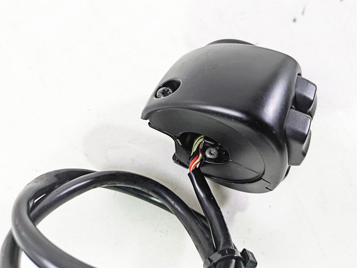 2018 Harley FXBR Softail Breakout Right Hand Start Stop Control Switch 71500462 {{ shop.shopifyCountryName }} - Mototech271