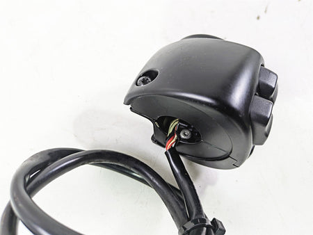 2018 Harley FXBR Softail Breakout Right Hand Start Stop Control Switch 71500462 {{ shop.shopifyCountryName }} - Mototech271