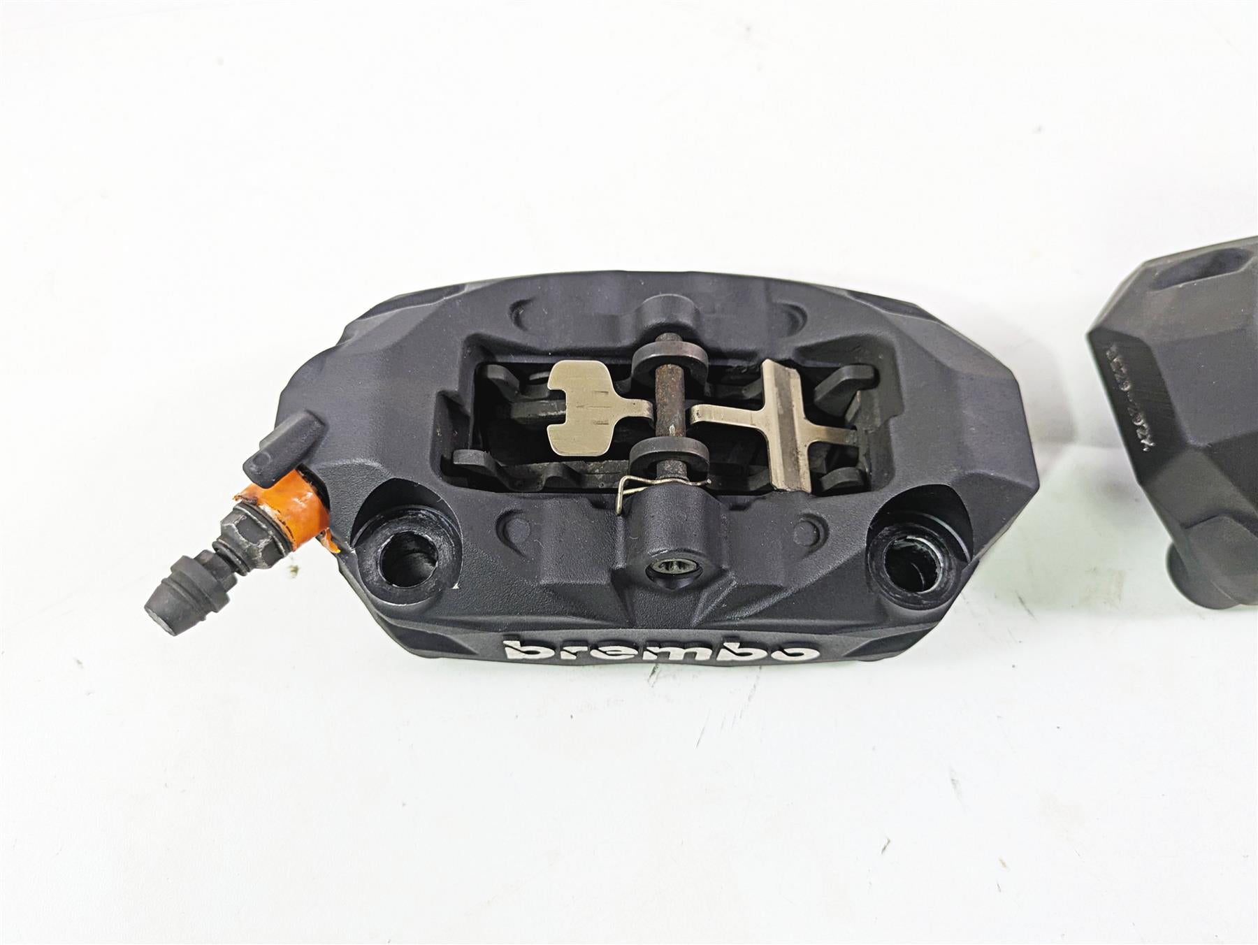 2015 BMW R1200 GS Adv K51 Brembo Front Brake Caliper Set 100mm 34118556205 {{ shop.shopifyCountryName }} - Mototech271