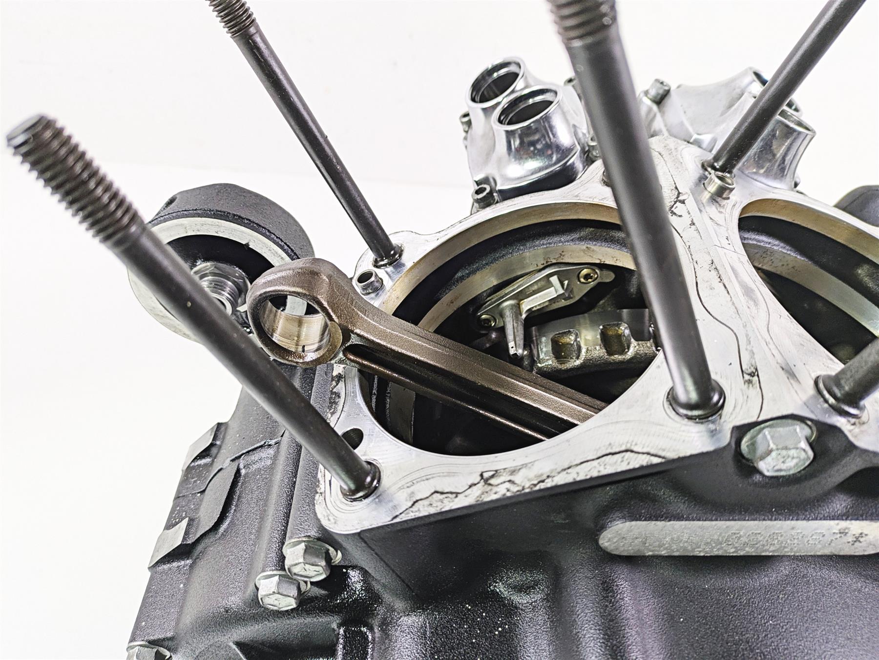 2019 Harley Softail FXDR 114 Milwaukee 8 Crank Case Shaft Cases Set 16200459 {{ shop.shopifyCountryName }} - Mototech271