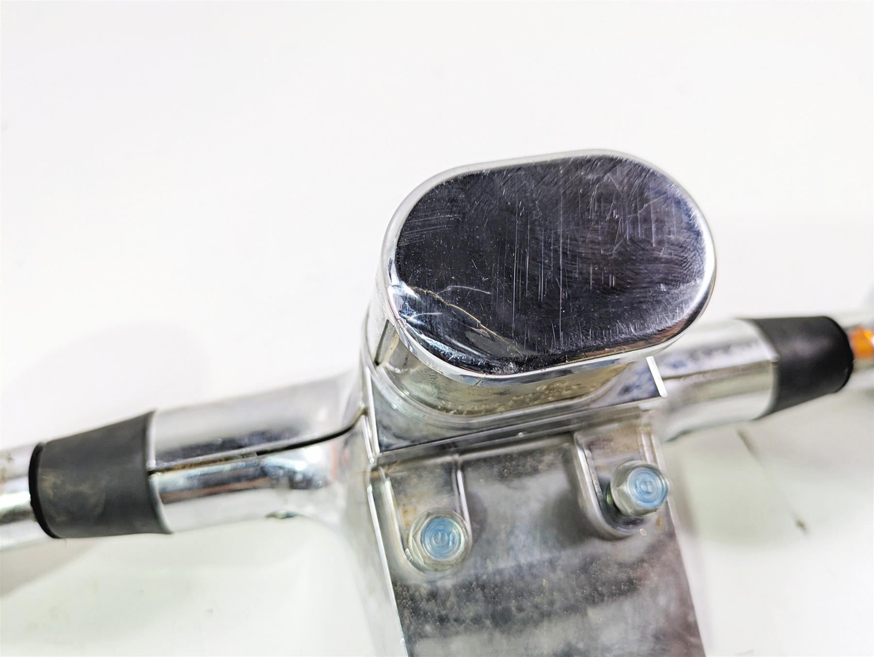 2000 Honda VT1100 Shadow Sabre Rear Blinker Turn Signal Bar 33600-MBA-613 {{ shop.shopifyCountryName }} - Mototech271