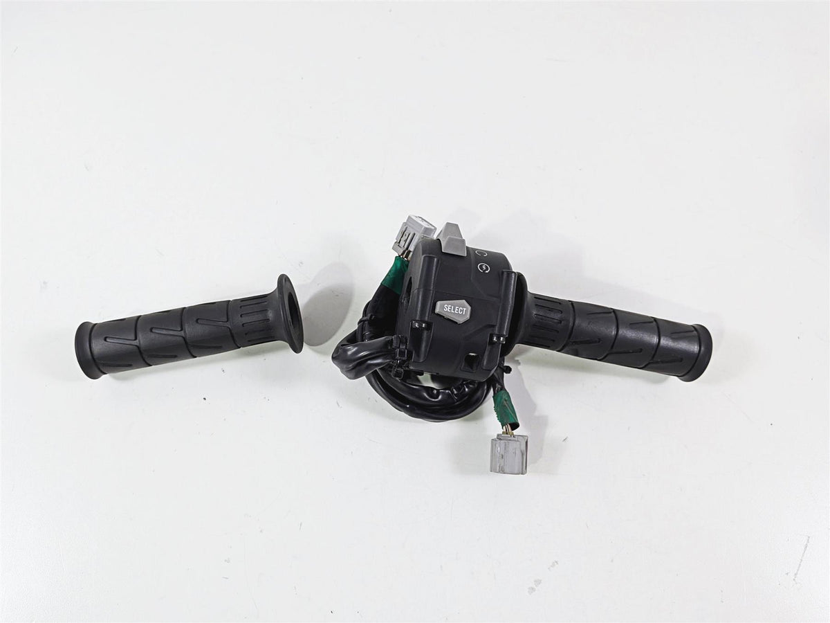 2022 Kawasaki ZX10R ZX1000 Ninja Right Hand Start Control Switch 46091-0585 {{ shop.shopifyCountryName }} - Mototech271