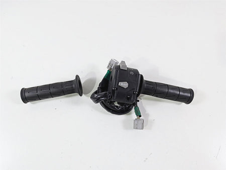 2022 Kawasaki ZX10R ZX1000 Ninja Right Hand Start Control Switch 46091-0585 {{ shop.shopifyCountryName }} - Mototech271