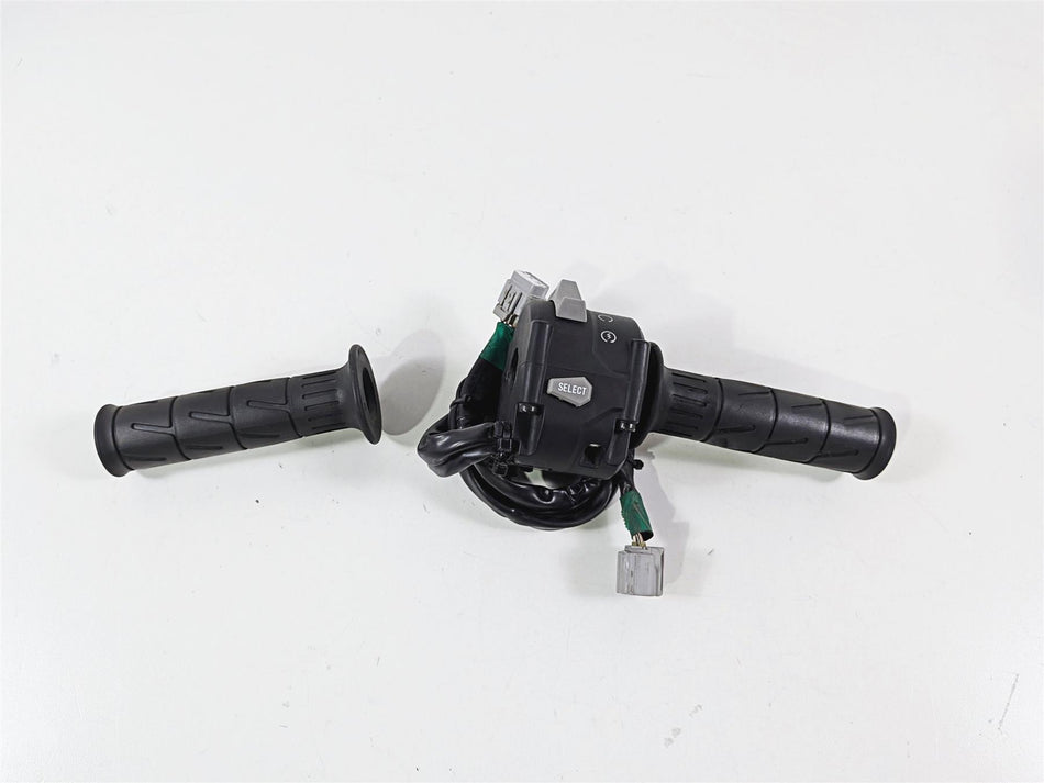 2022 Kawasaki ZX10R ZX1000 Ninja Right Hand Start Control Switch 46091-0585 {{ shop.shopifyCountryName }} - Mototech271
