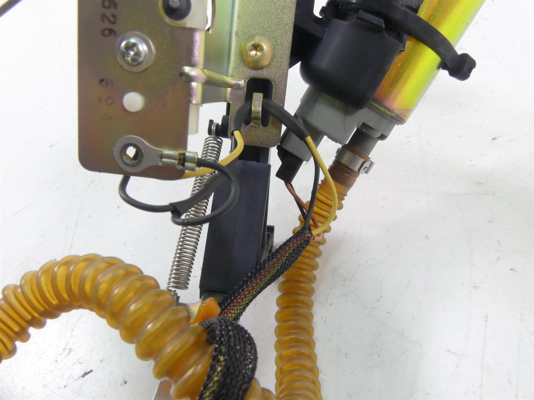 2005 Harley Touring CVO FLHTC SE Electra Glide Fuel Gas Petrol Pump 75126-02 {{ shop.shopifyCountryName }} - Mototech271