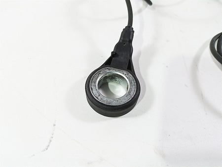 2017 Harley Touring FLHTKSE CVO E-Glide Abs Wheel Speed Sensors Set 32700015 {{ shop.shopifyCountryName }} - Mototech271