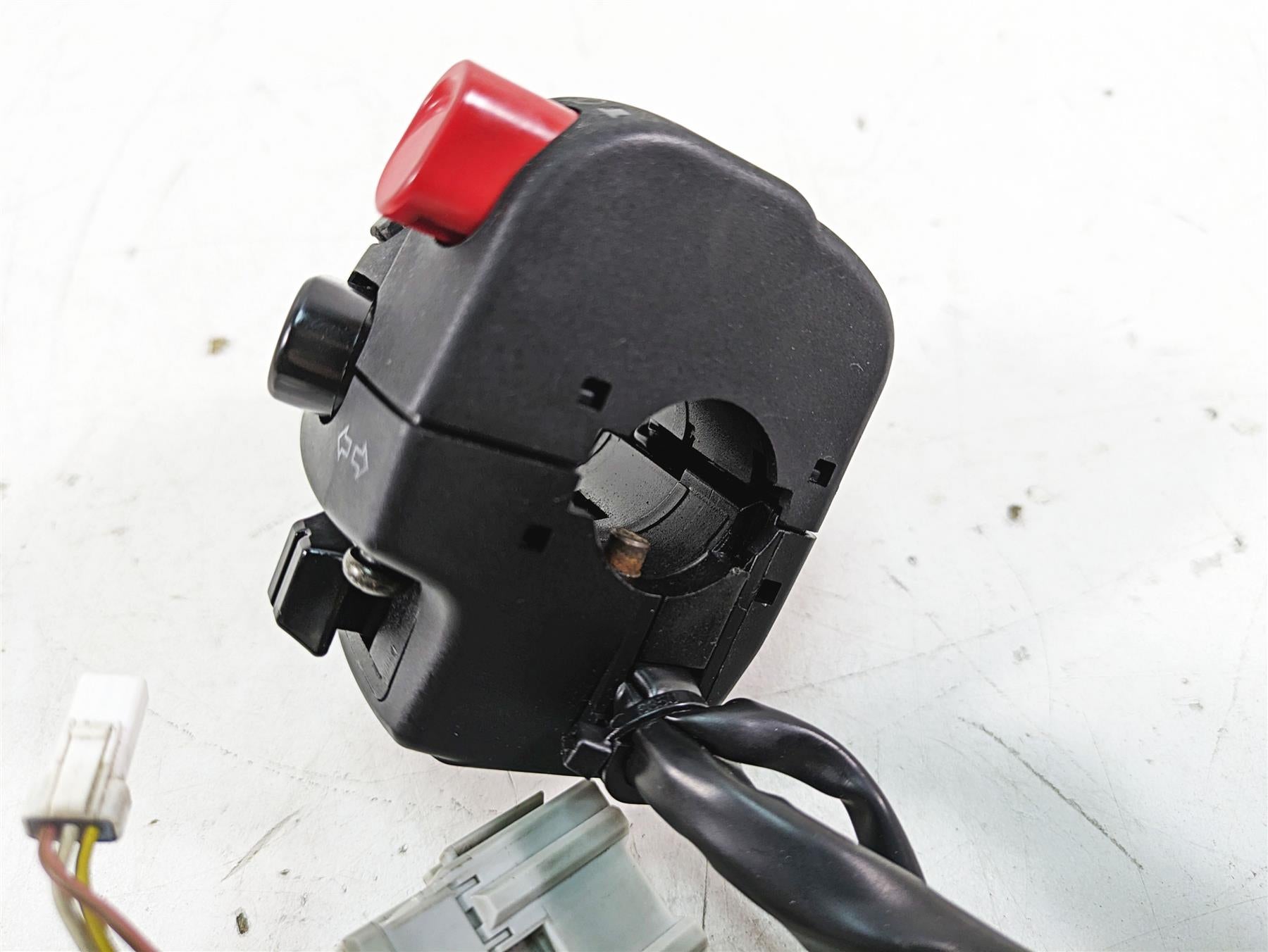 2013 MV Agusta F3 675 ERA Left Hand Turn Signal Control Switch - Read 8000B4567 {{ shop.shopifyCountryName }} - Mototech271
