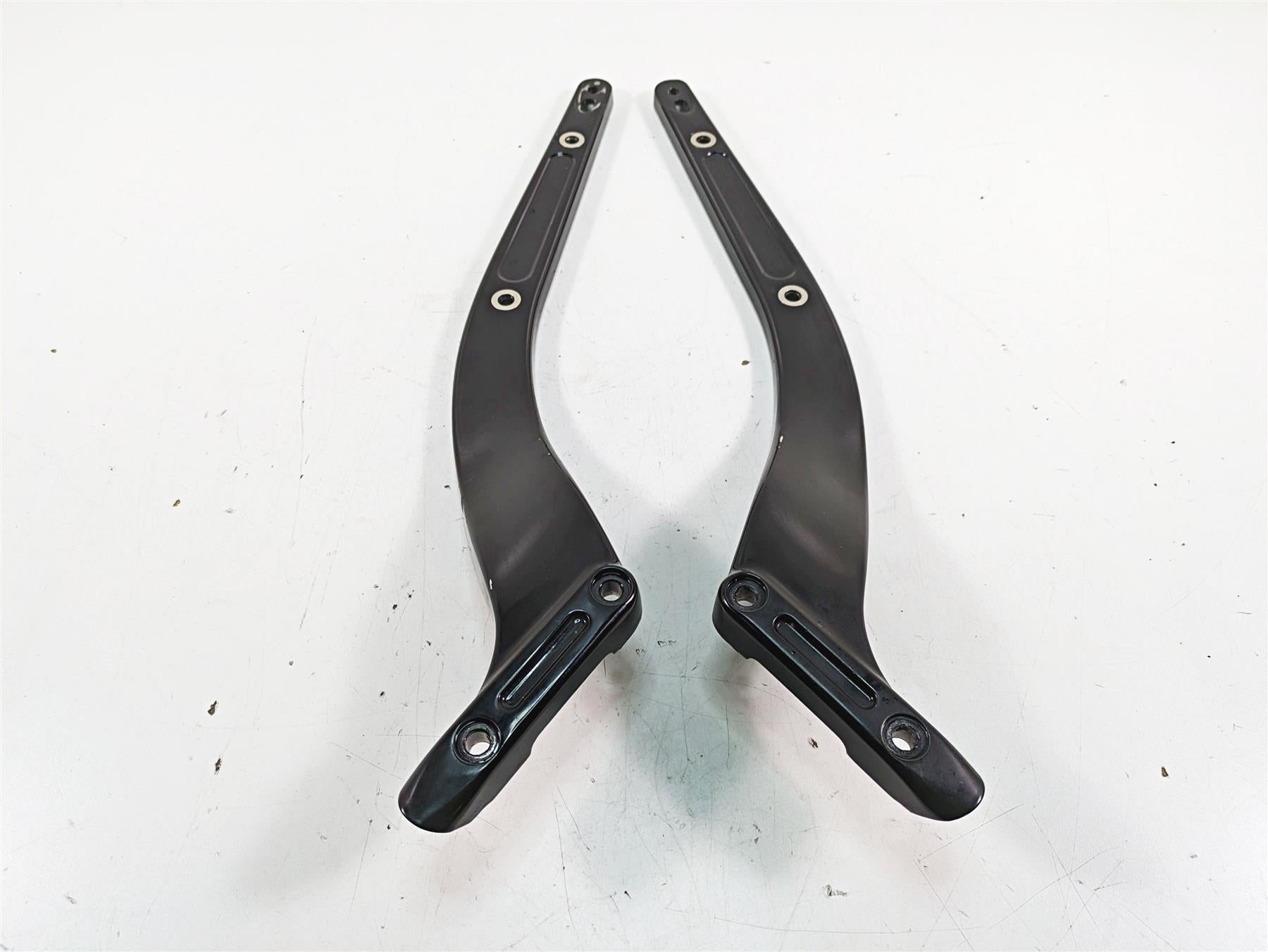 2020 Harley Softail FXBB Street Bob Rear Fender Braces Struts 59500422 59500423 {{ shop.shopifyCountryName }} - Mototech271
