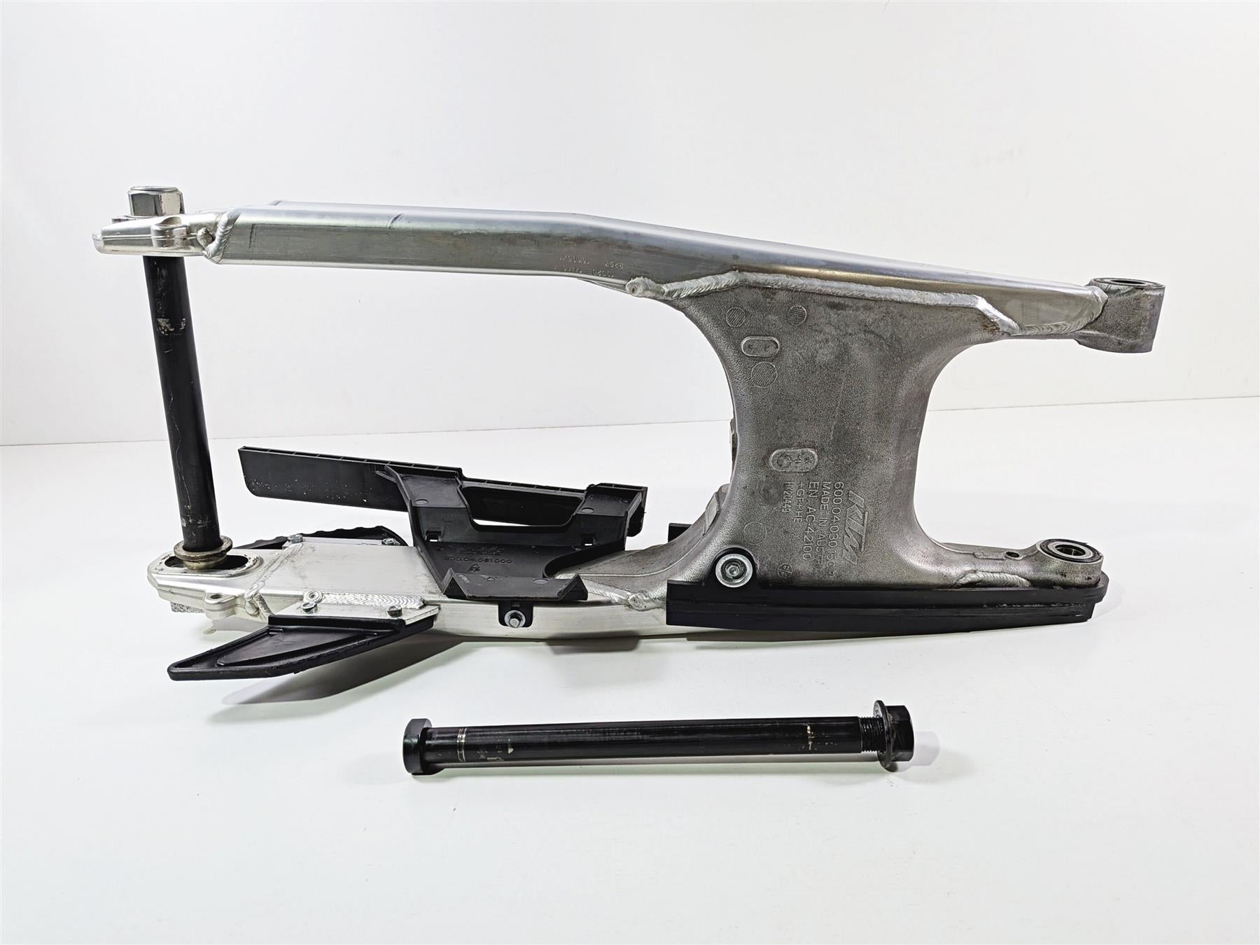 2005 KTM 950 LC8 Adventure Rear Swingarm Fork & Axle Set 60004030044 {{ shop.shopifyCountryName }} - Mototech271