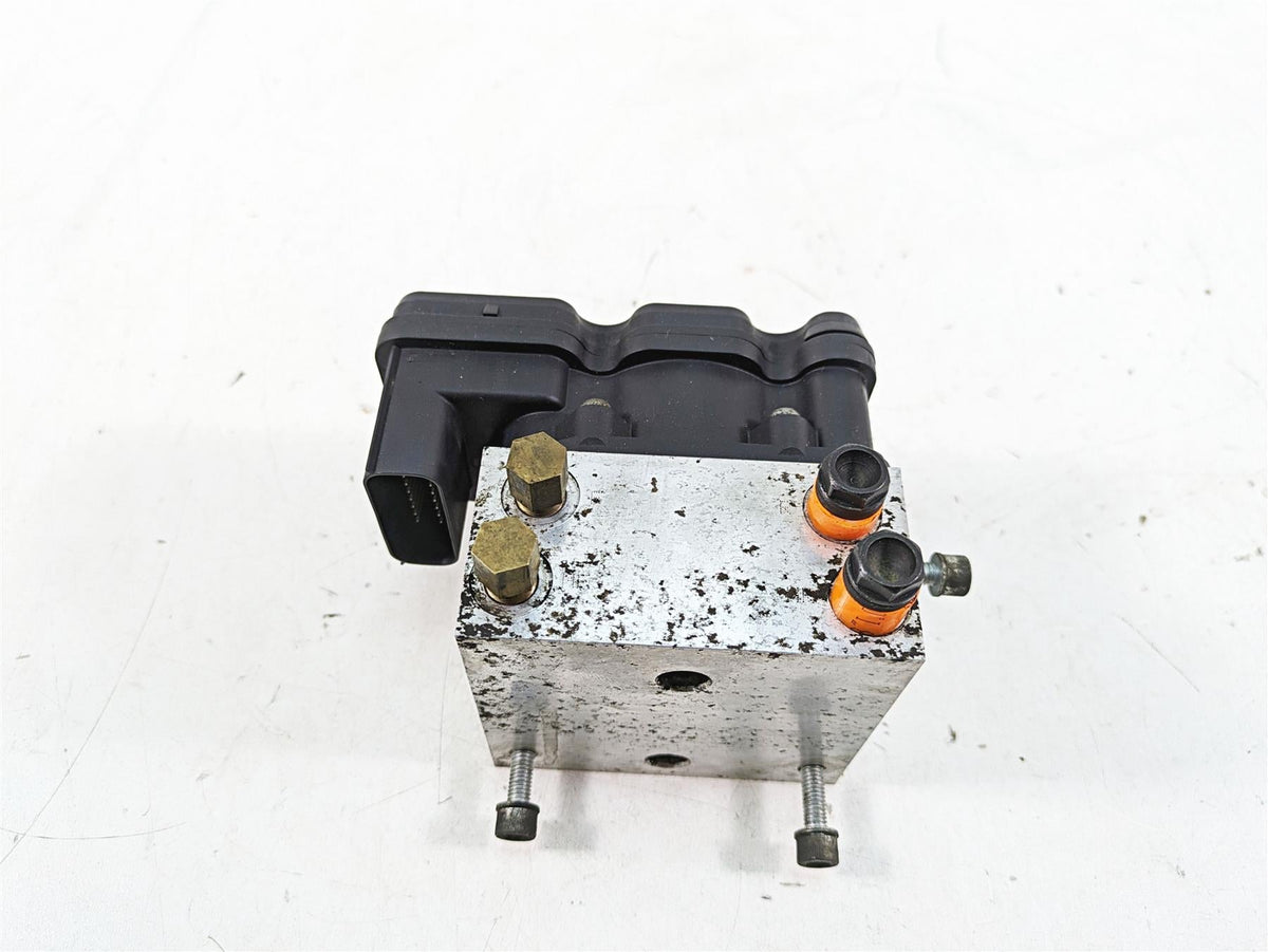 2010 Harley Touring FLHTCU Electra Glide Abs Brake Pump Module 40601-08A {{ shop.shopifyCountryName }} - Mototech271