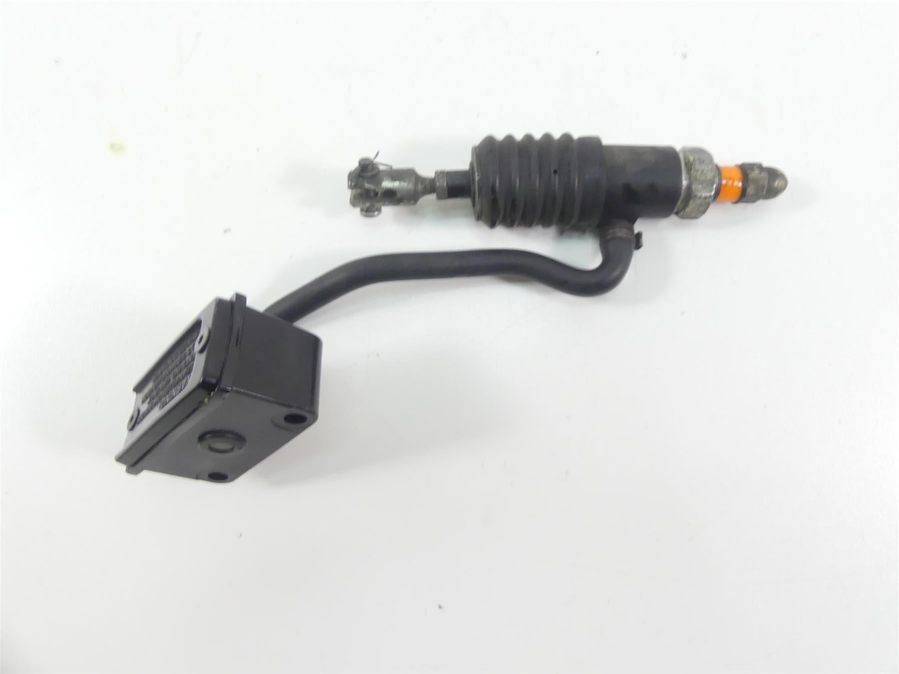 1995 Harley Touring FLHTCU Electra Glide Rear Brake Master Cylinder 41755-95A {{ shop.shopifyCountryName }} - Mototech271