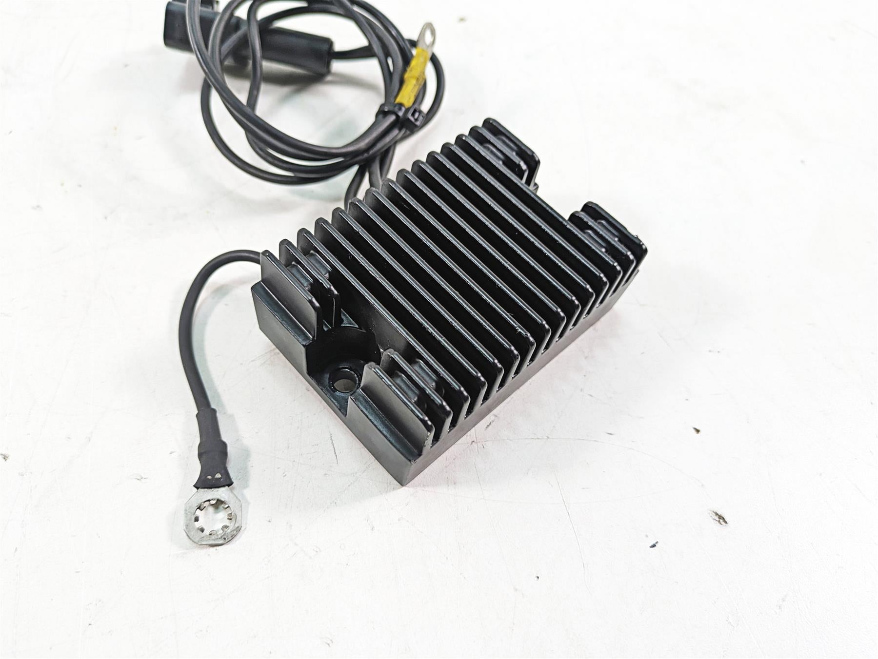 2000 Harley FXSTS Softail Springer Rectifier Voltage Regulator 74512-00 {{ shop.shopifyCountryName }} - Mototech271