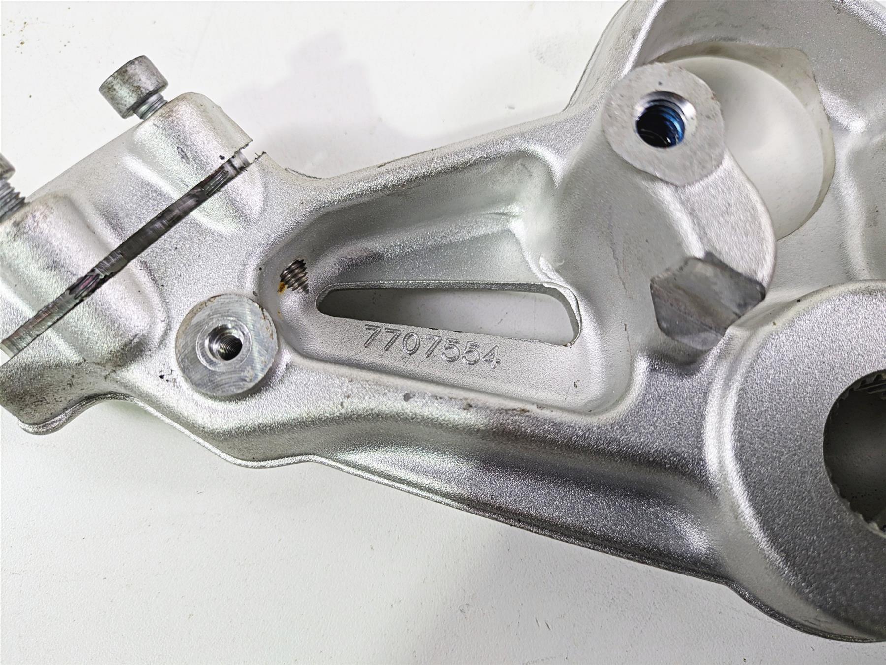 2014 BMW K1300S K40 Upper Triple Tree & Handle Bar Mount 32717707554 {{ shop.shopifyCountryName }} - Mototech271