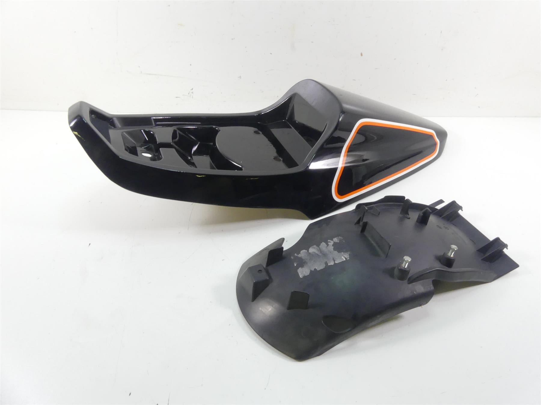 2009 Harley XR1200 Sportster Tail Fairing Cover & Inner Fender Set 59901-08BDK