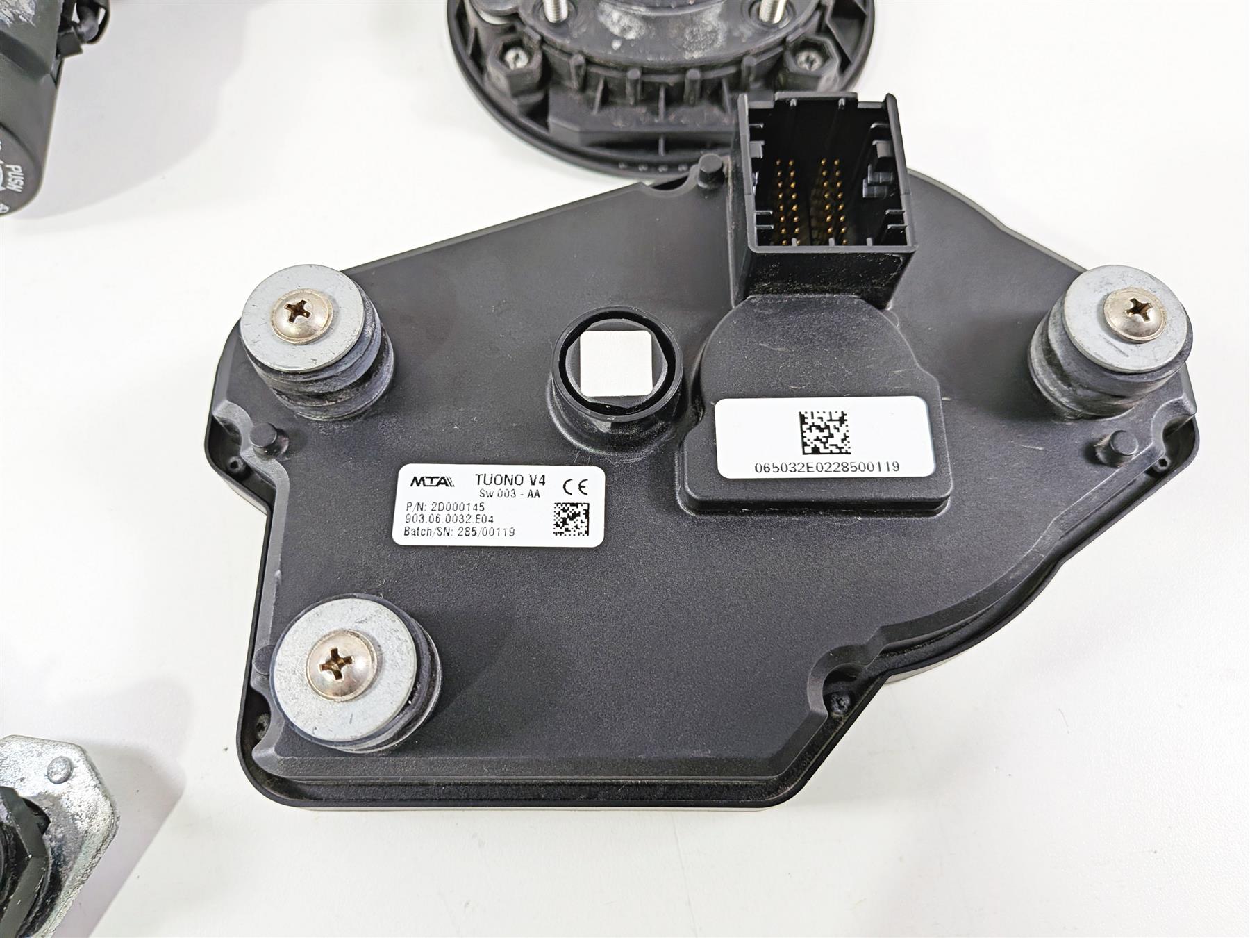 2016 Aprilia RSV 1100 Tuono V4 Factory Gauge Ignition Switch Set 2D000145 {{ shop.shopifyCountryName }} - Mototech271