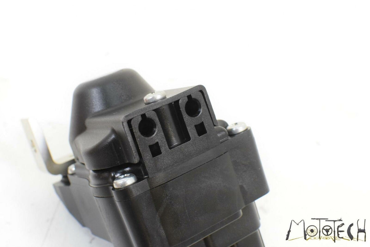 2016 Yamaha R1 YZFR1 S Exhaust Valve Actuator Servo Motor 2CR-85820-00-00 {{ shop.shopifyCountryName }} - Mototech271