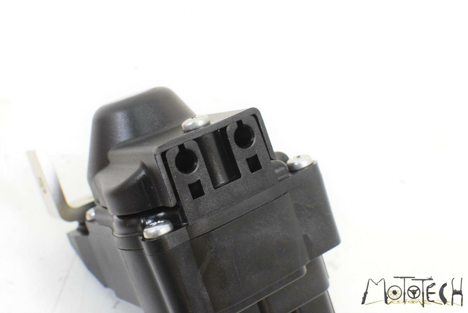 2016 Yamaha R1 YZFR1 S Exhaust Valve Actuator Servo Motor 2CR-85820-00-00 {{ shop.shopifyCountryName }} - Mototech271