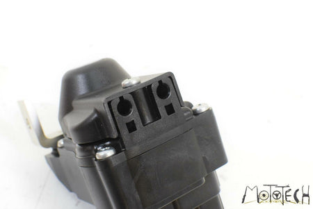 2016 Yamaha R1 YZFR1 S Exhaust Valve Actuator Servo Motor 2CR-85820-00-00 {{ shop.shopifyCountryName }} - Mototech271