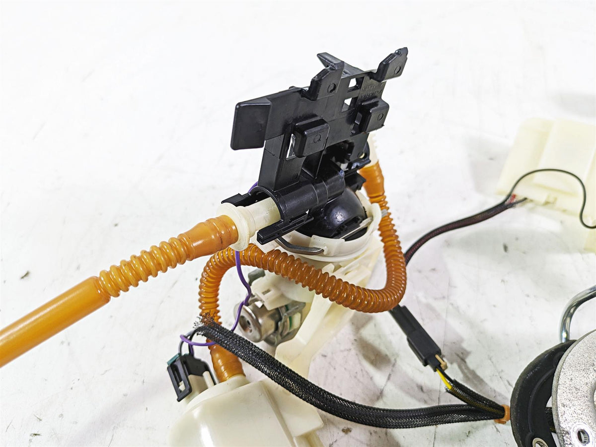 2013 Harley FXDWG Dyna Wide Glide Fuel Gas Petrol Pump - Tested 75246-04A {{ shop.shopifyCountryName }} - Mototech271