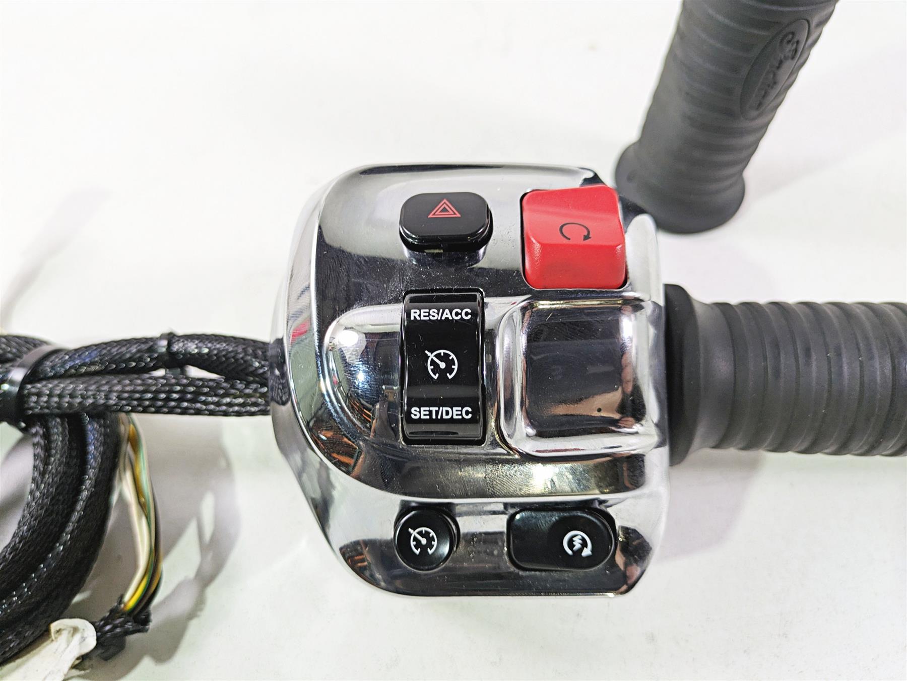 2017 Indian Chieftain Limited Right Hand Control Switch Throttle 2413027 {{ shop.shopifyCountryName }} - Mototech271