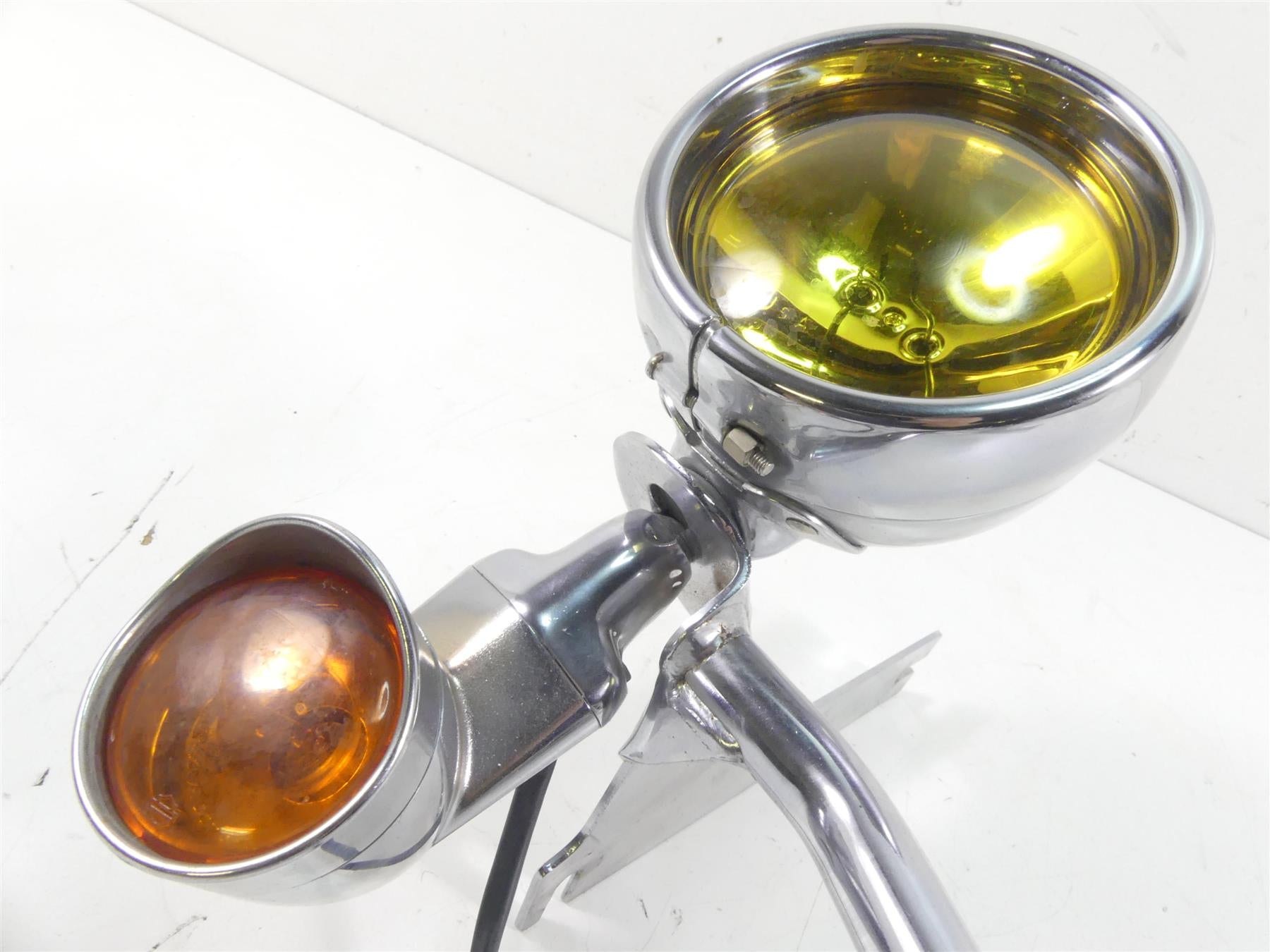2002 Harley Touring FLHRCI Road King Front Chrome Spot Light Blinker 68712-94A {{ shop.shopifyCountryName }} - Mototech271