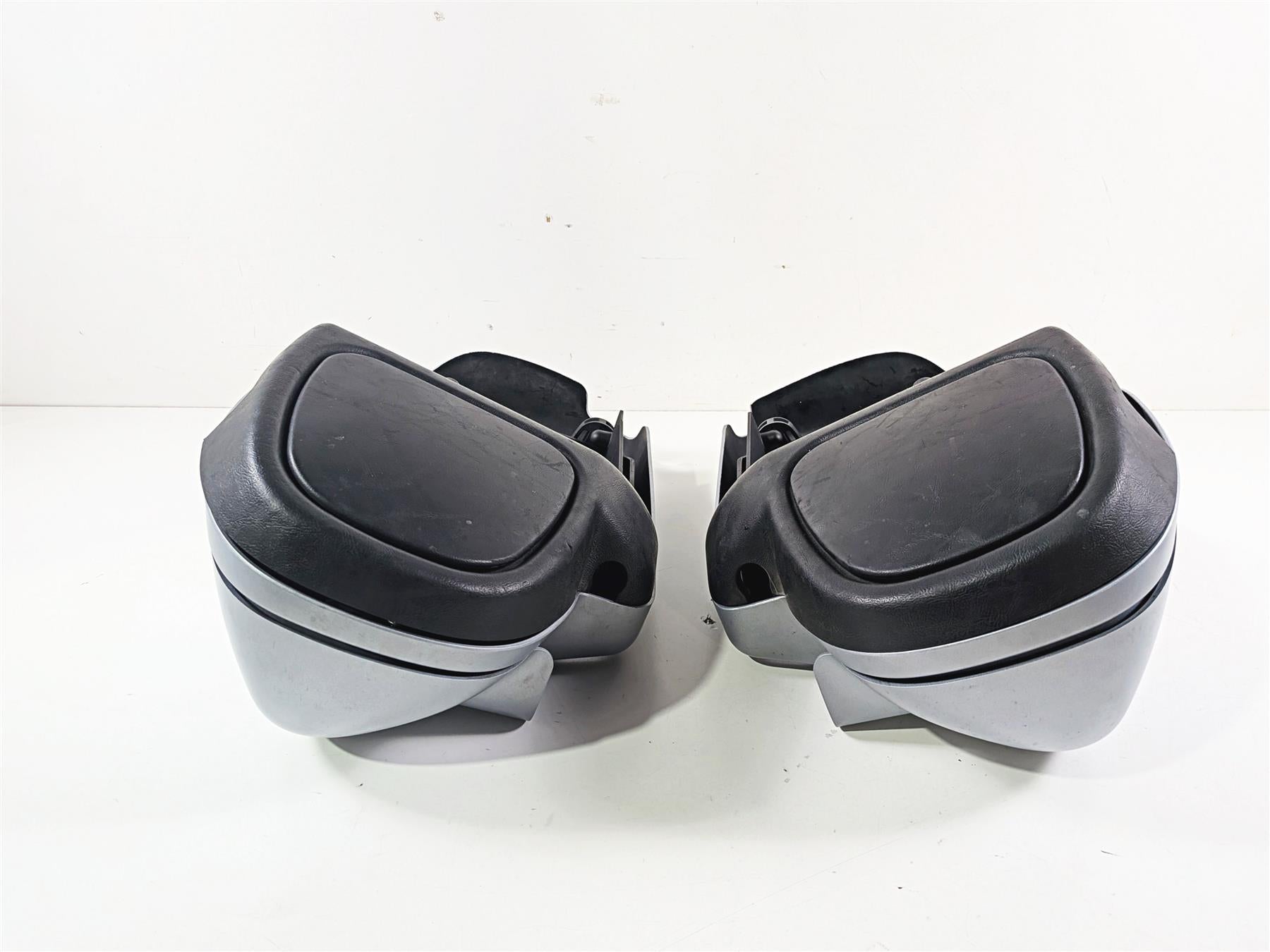 2020 Harley Touring FLTRK Road Glide Lower Leg Fairing Set 57100112 {{ shop.shopifyCountryName }} - Mototech271