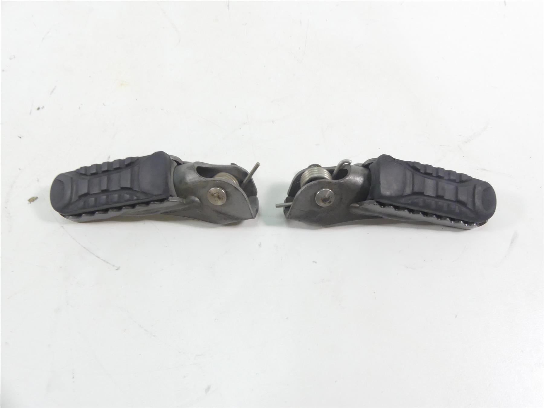 2014 BMW R1200GS K50 Front Driver Rider Footpeg Foot Peg Set 46718526739 | Mototech271
