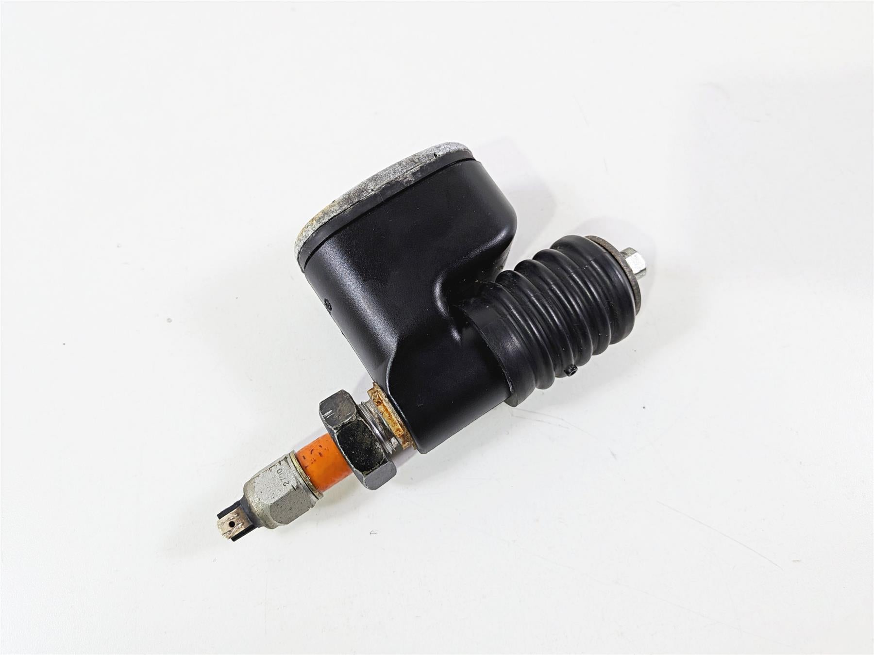 2011 Harley FXDF Dyna Fat Bob Rear Brake Master Cylinder 42474-06C {{ shop.shopifyCountryName }} - Mototech271