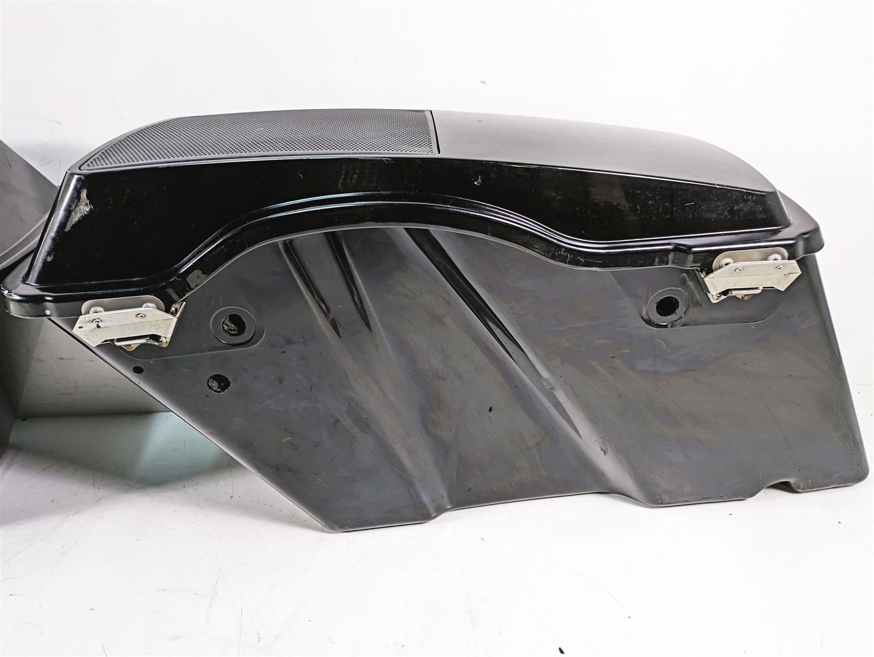 2009 Harley Touring FLHTCU Electra Glide Saddlebag + Speaker Set - Read 90752-93 {{ shop.shopifyCountryName }} - Mototech271
