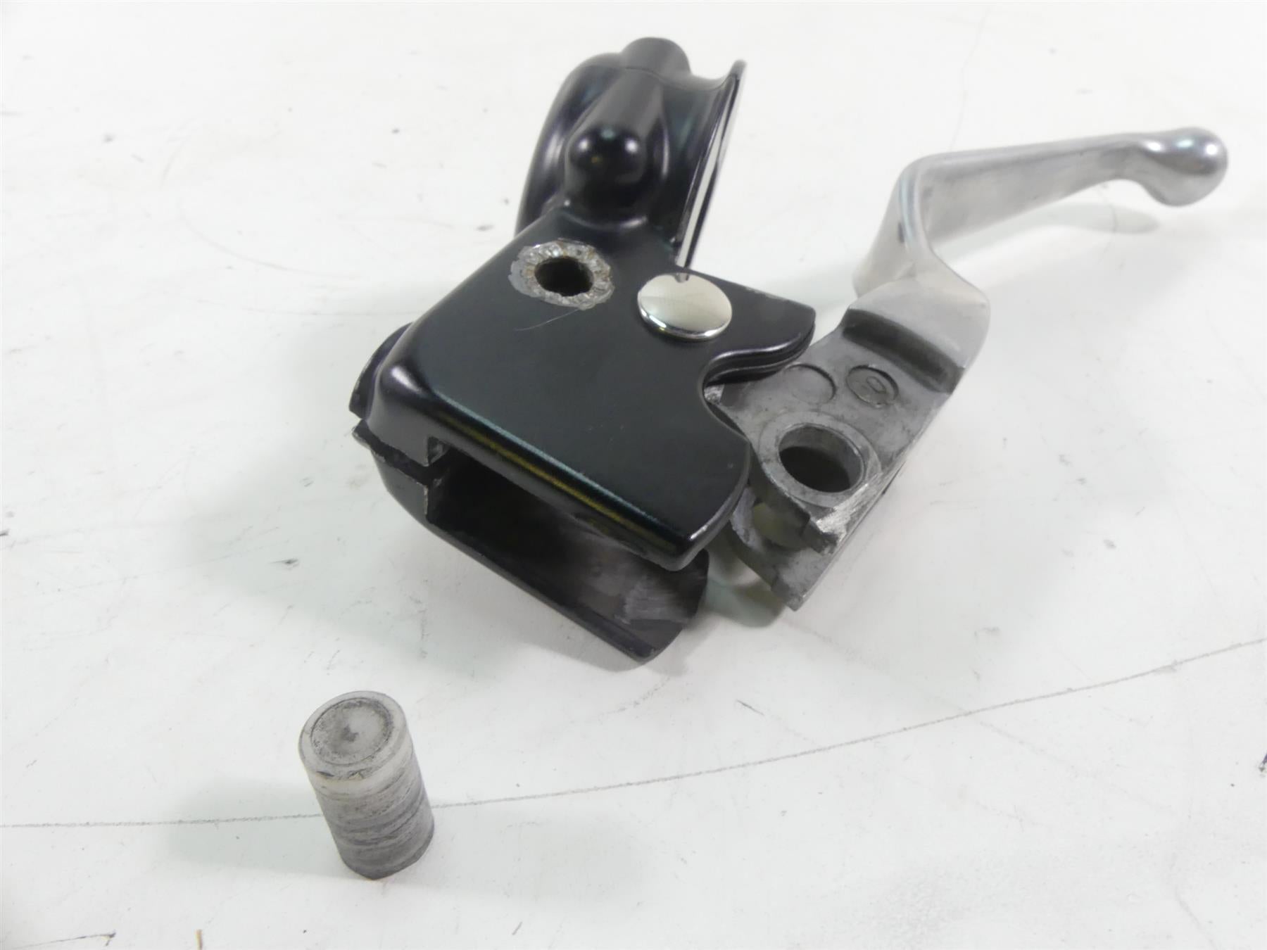 2009 Harley FXDF Dyna Fat Bob Clutch Perch & Lever 38608-96 {{ shop.shopifyCountryName }} - Mototech271