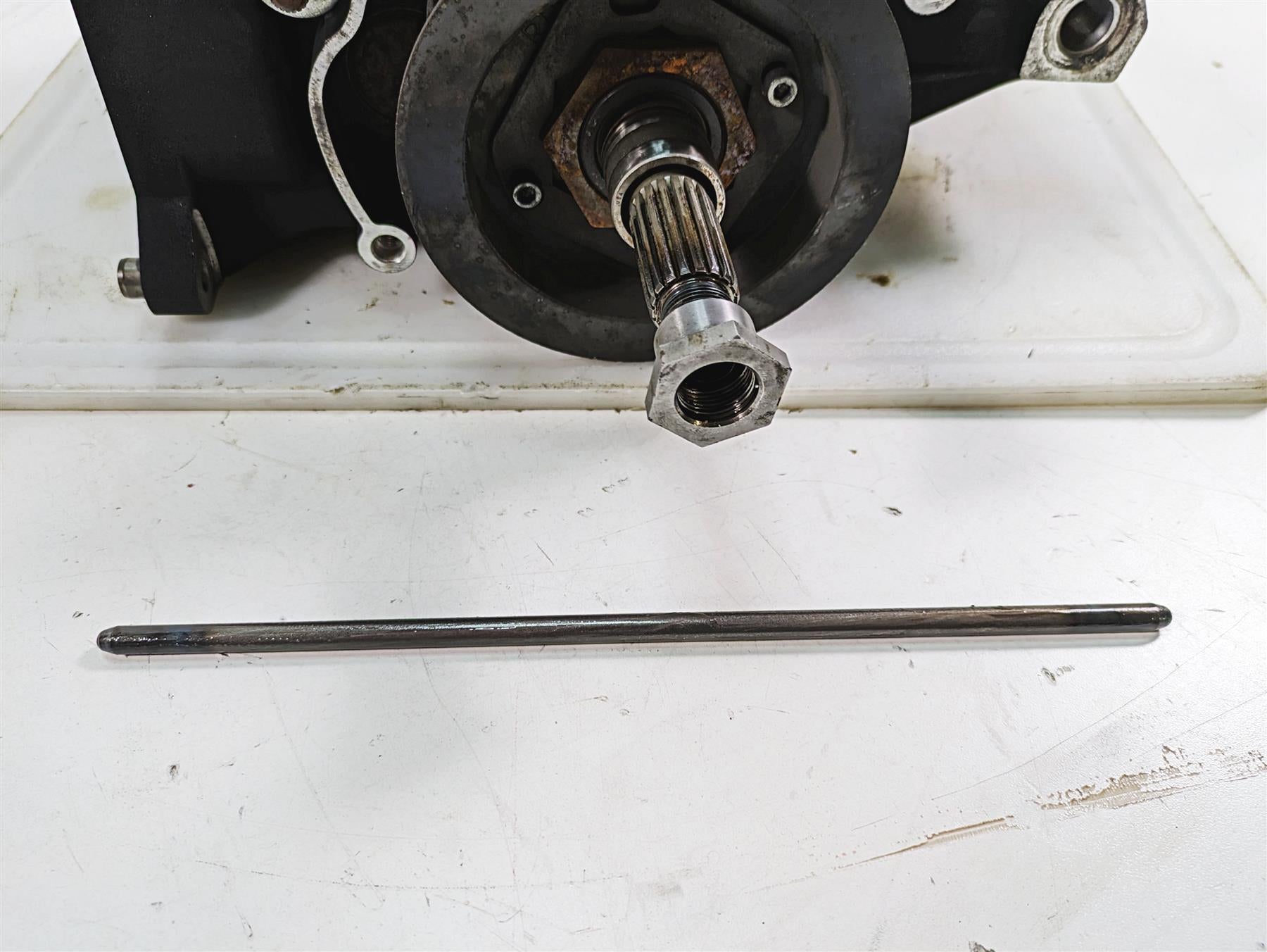 2009 Harley Softail FLSTSB Cross Bones 6 Speed Transmission Gear Box 33012-10A {{ shop.shopifyCountryName }} - Mototech271
