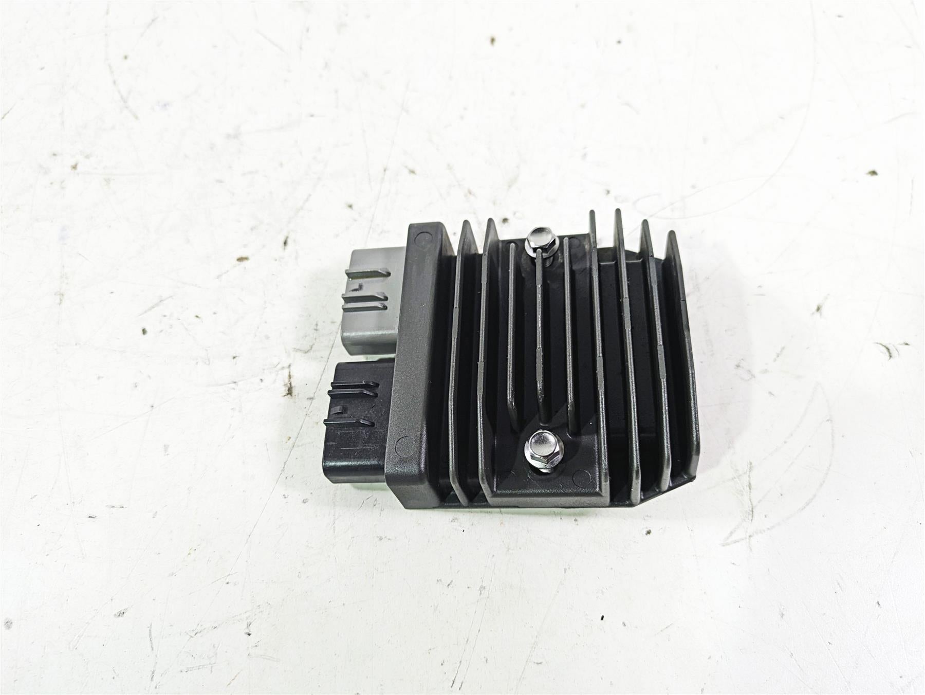 2023 Triumph Street Triple 765 RS Rectifier Voltage Regulator FH027AA T1300675 {{ shop.shopifyCountryName }} - Mototech271