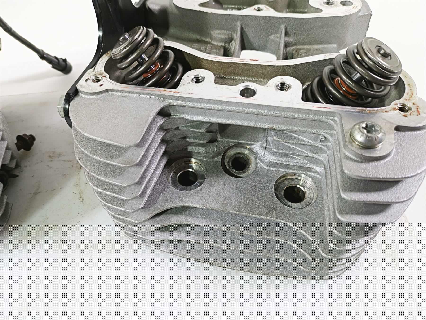 2009 Harley XR1200 Sportster Cylinderhead Cylinder Head Set 17523-08 17524-08 {{ shop.shopifyCountryName }} - Mototech271