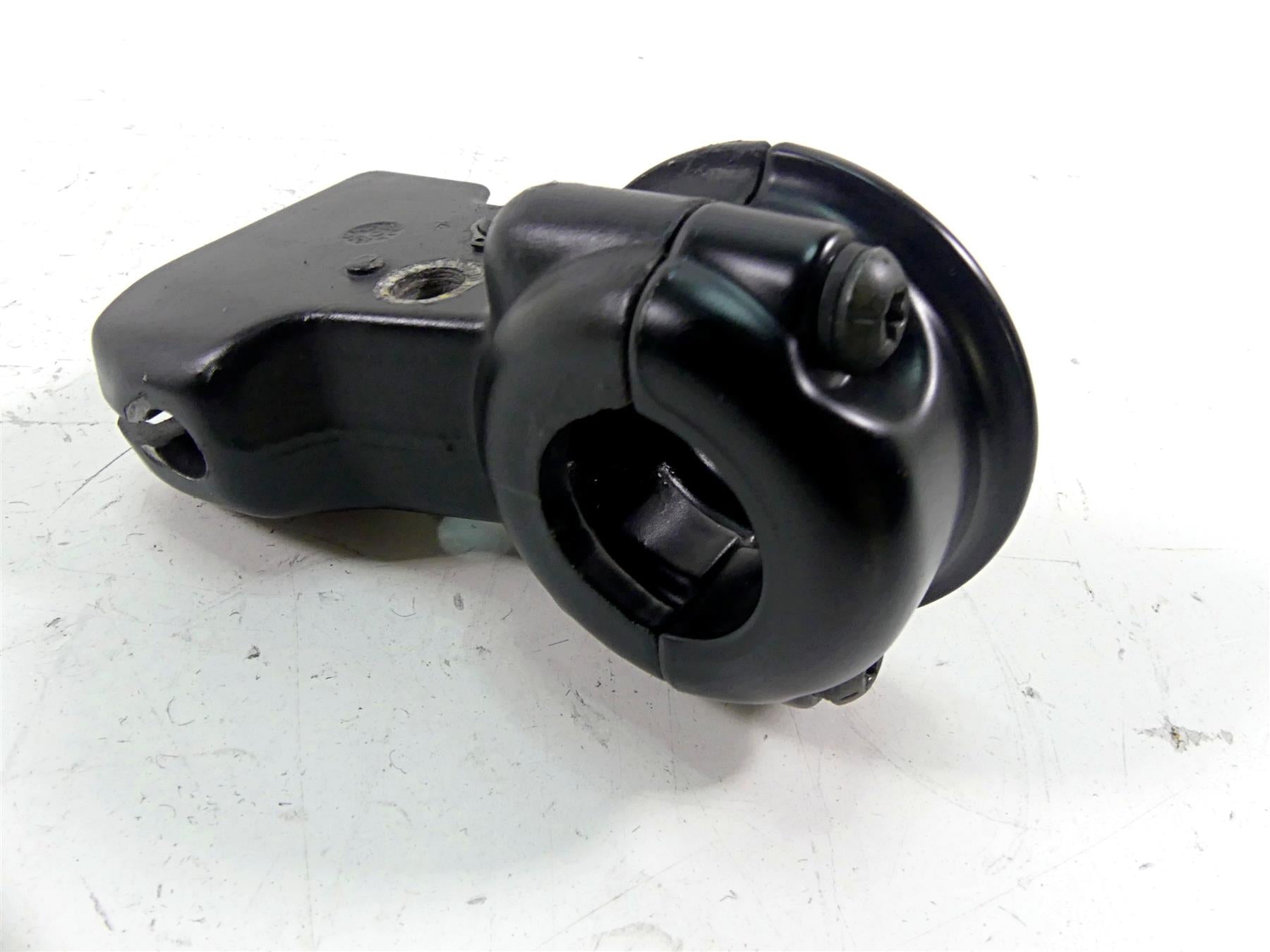 2011 Harley Touring FLTRX Road Glide Clutch Perch 38700-08A {{ shop.shopifyCountryName }} - Mototech271