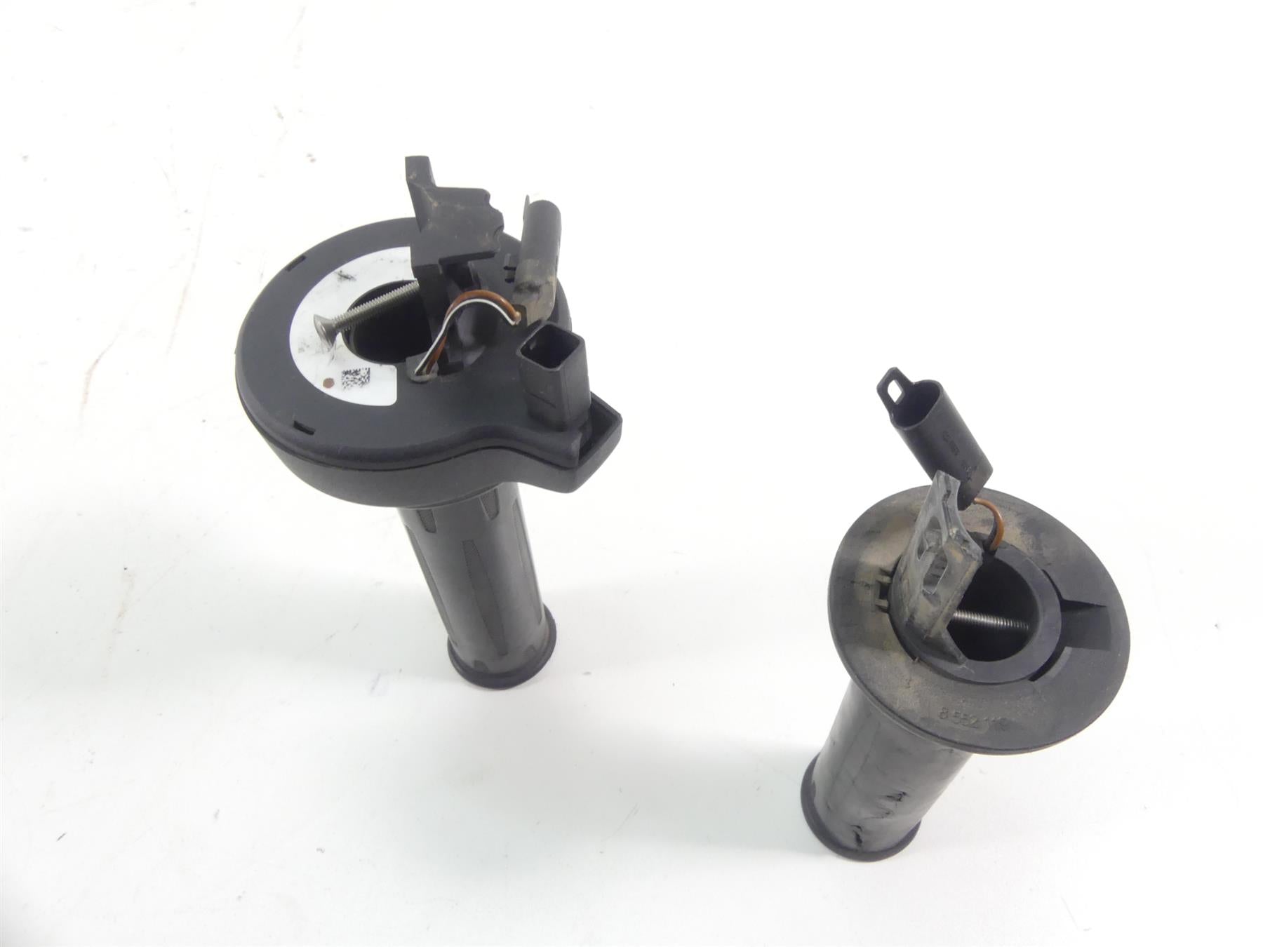 2017 BMW F800GS K72 Left Right Heated Hand Grip Set 61318552119 61318522470 {{ shop.shopifyCountryName }} - Mototech271