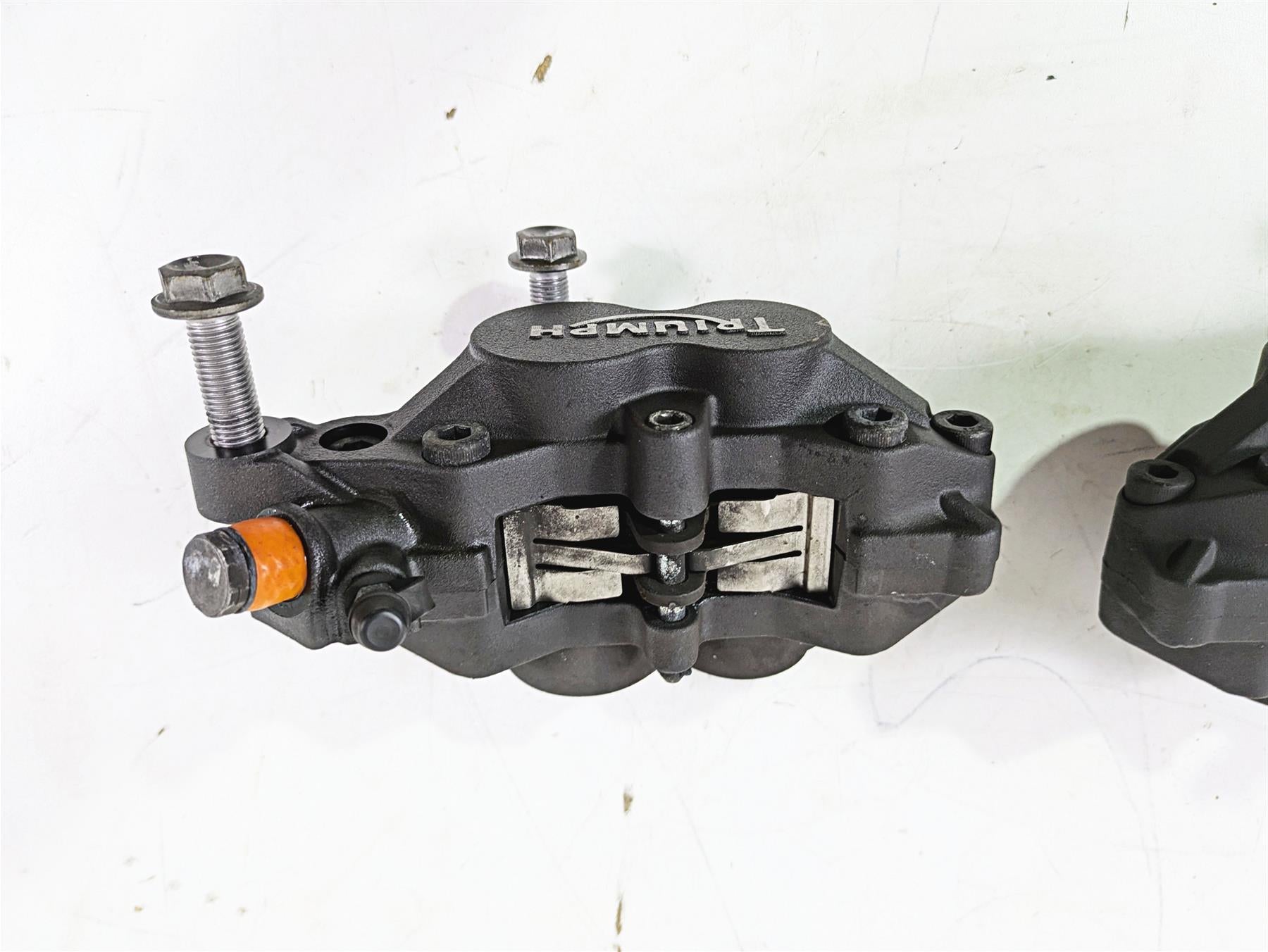 2013 Triumph Tiger 1215 Explorer Front Brake Caliper Abs Set T2020955 T2020965 {{ shop.shopifyCountryName }} - Mototech271