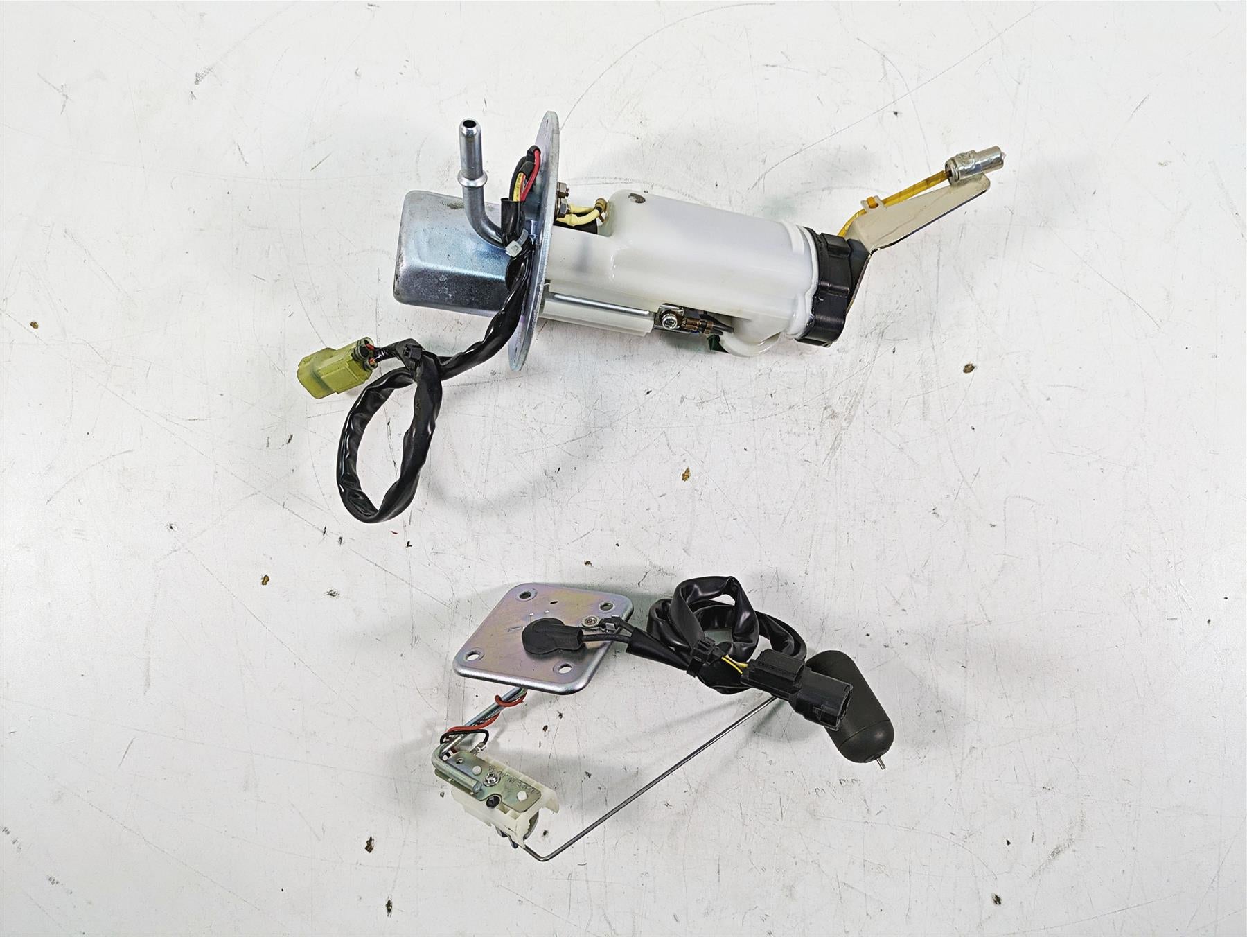 2018 Kawasaki ZX1002 Ninja H2 SX Fuel Gas Petrol Pump & Sender Tested 49040-0740 {{ shop.shopifyCountryName }} - Mototech271